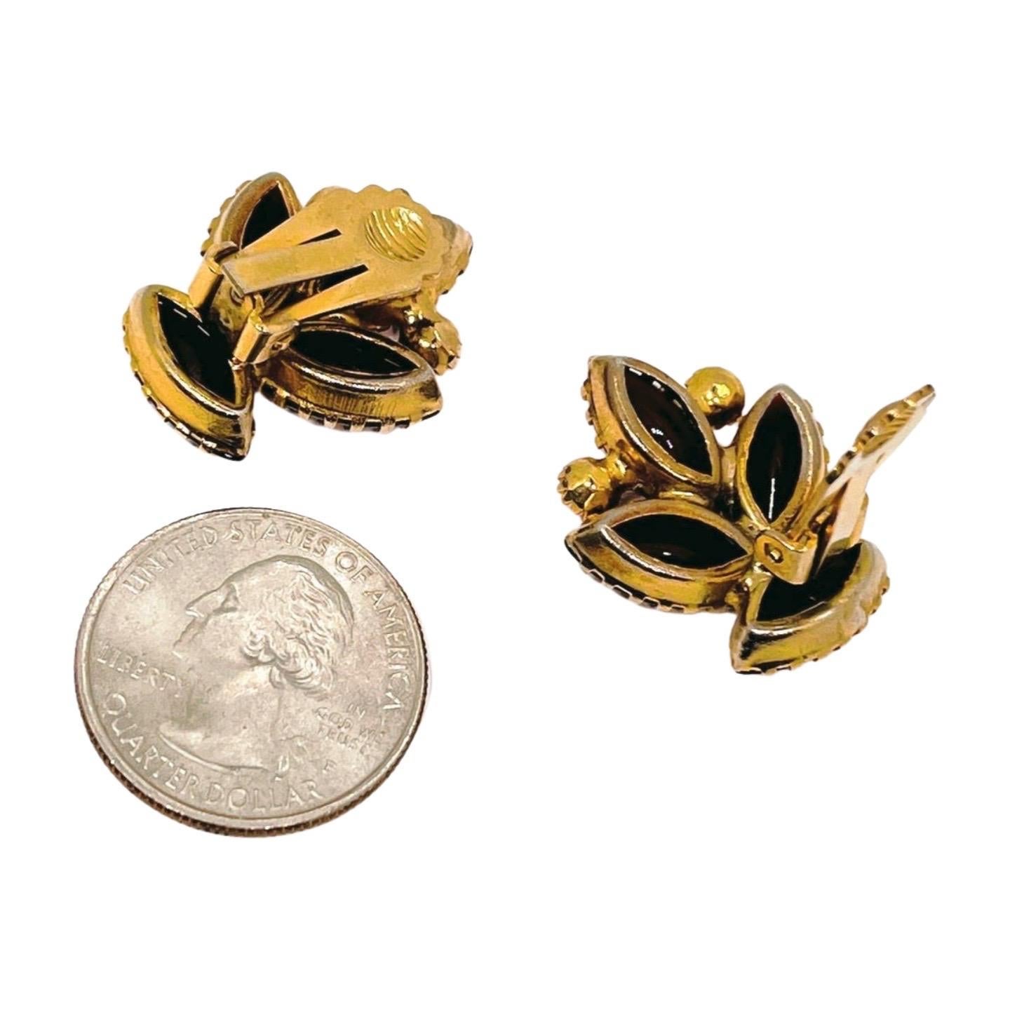 Women's Fleur de lis Garnet Crystal Cabochon Clip Earrings, Tigertooth Setting For Sale