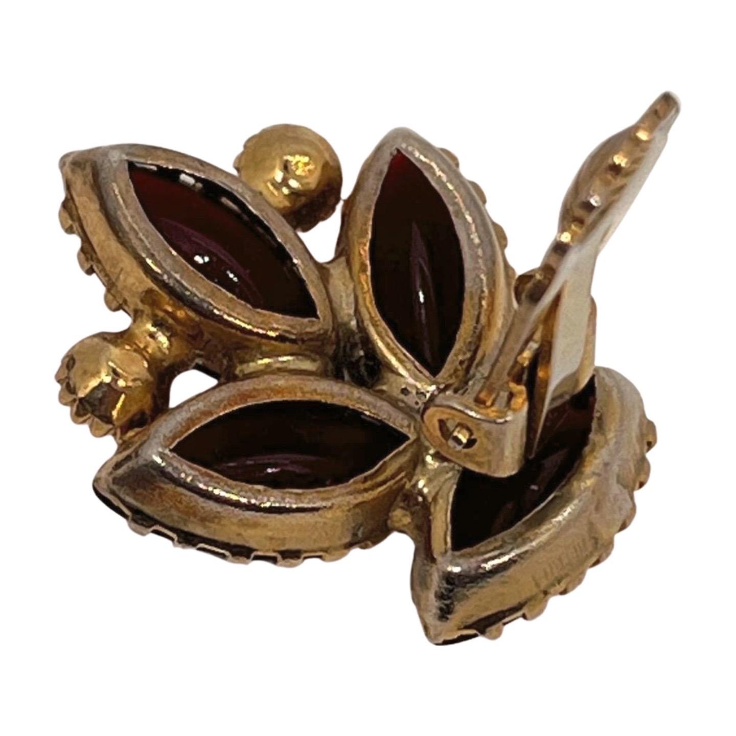 Fleur de lis Garnet Crystal Cabochon Clip Earrings, Tigertooth Setting For Sale 3