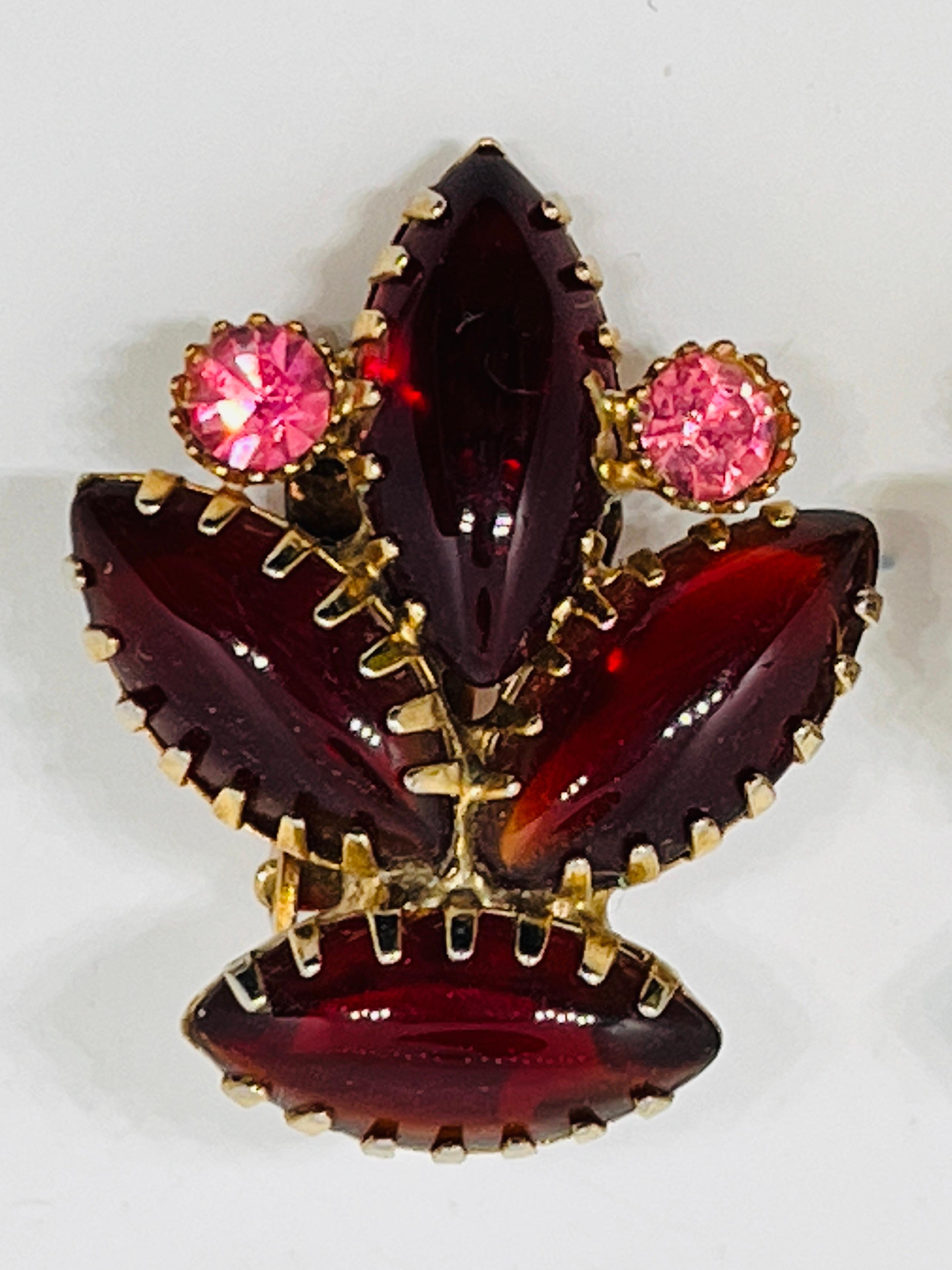 Fleur de lis Garnet Crystal Cabochon Clip Earrings, Tigertooth Setting For Sale 4