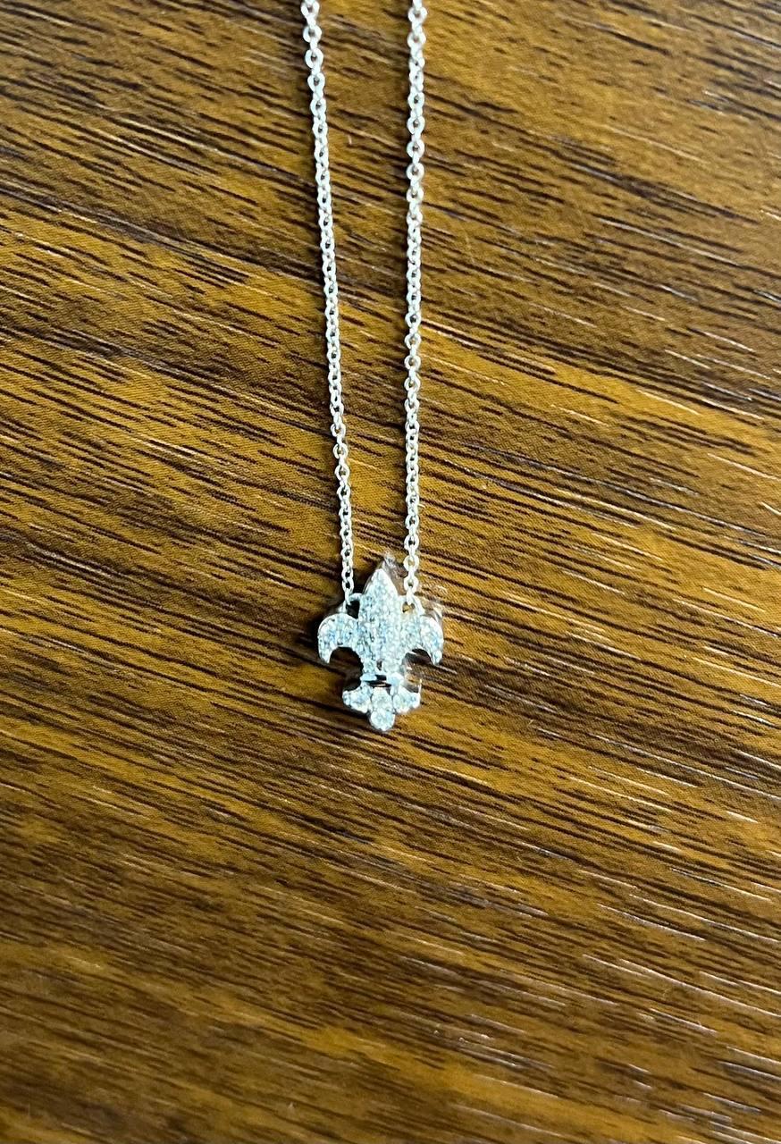 Women's Fleur-de-lis Symbol Lily Floral Flower Diamond Motif White Gold Pendant Necklace For Sale