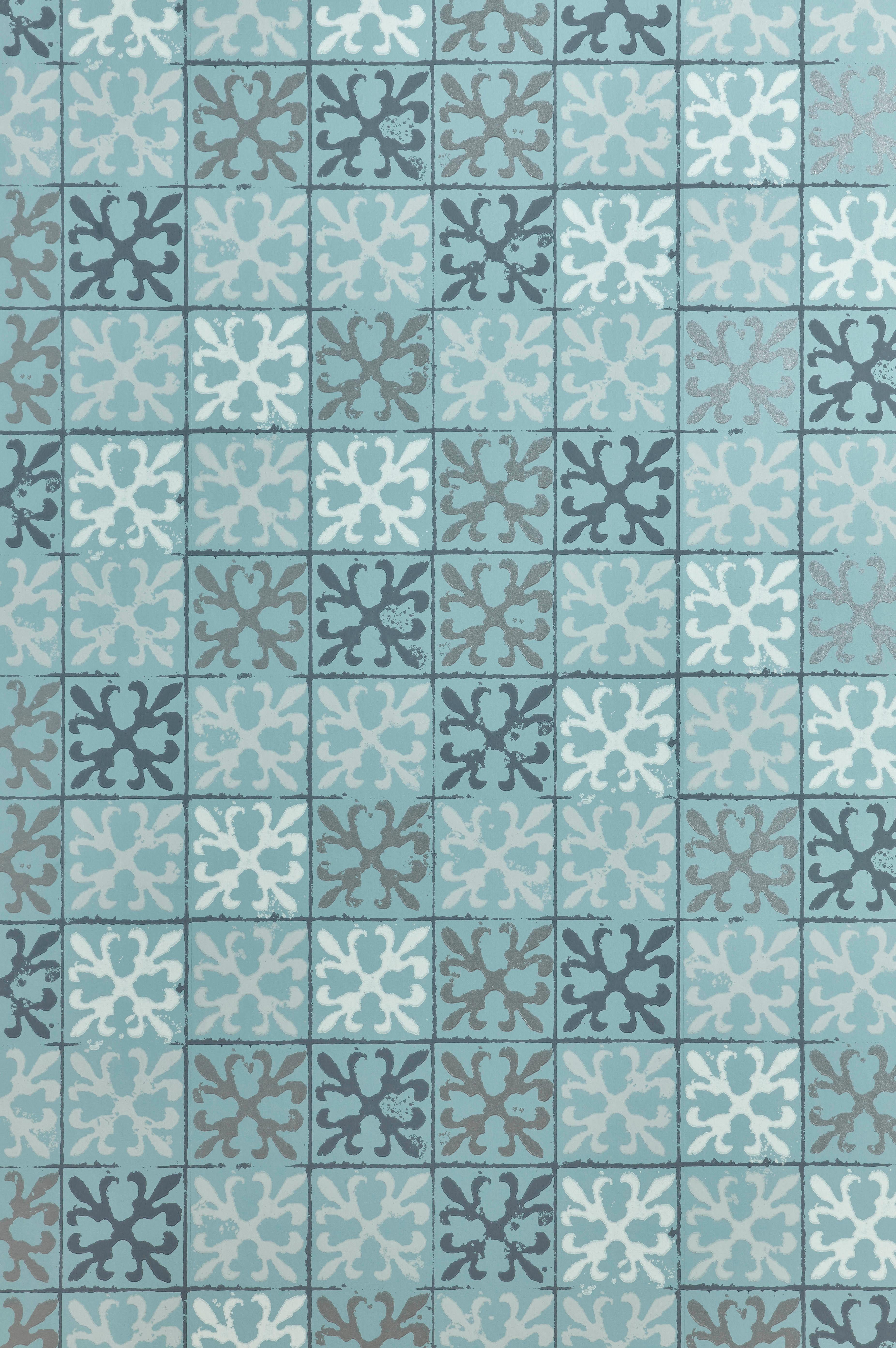 'Fleur-de-Lys Tile' Contemporary, Traditional Wallpaper in Canteen Blue In New Condition For Sale In Pewsey, Wiltshire