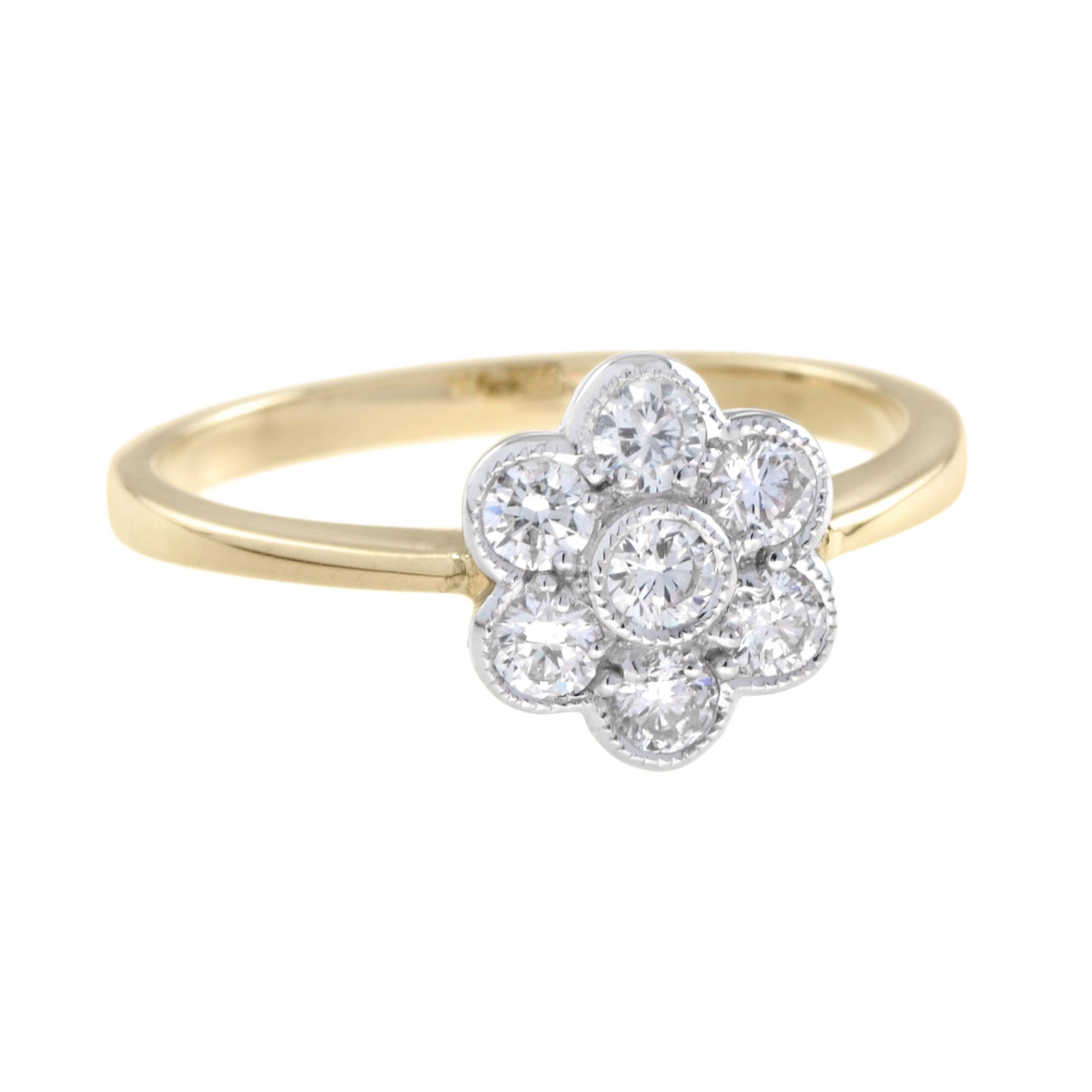 En vente :  Bague à grappe de diamants en forme de fleur en or blanc 14 carats avec bord jaune 2