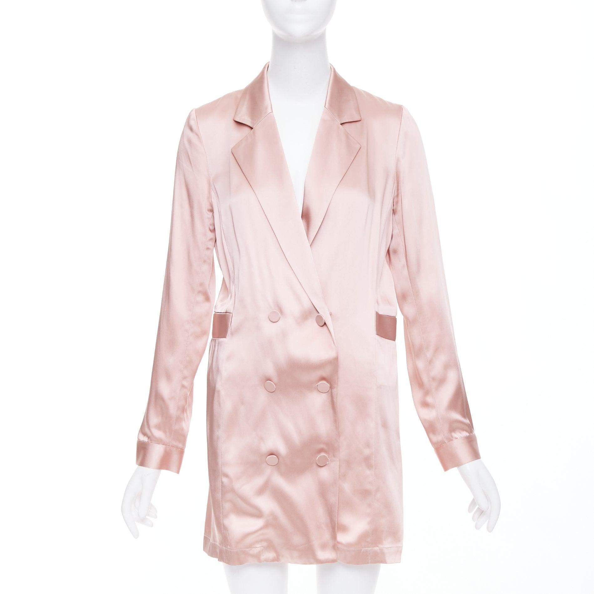 FLEUR DU MAL abrigo blazer largo con bolsillos de seda rosa US0 XS
Referencia: ECLO/A00217
Marca: Fleur Du Mal
Material: Tejido
Color: Rosa
Patrón: Sólido
Cierre: Botón
Detalles adicionales: Un elegante abrigo corto con cuello de pico y cierre de