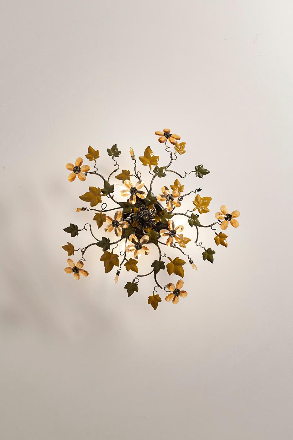 Fleur Edera Flush Mountains by MM Lampadari
Dimensions : Ø 57 x H 20 cm : Ø 57 x H 20 cm.
MATERIAL : Verre borosilicaté satiné et métal.

Toutes nos lampes peuvent être câblées en fonction de chaque pays. Si elle est vendue aux États-Unis, elle sera