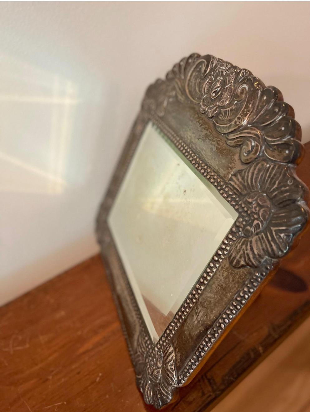Fleur Motif Mirror In Excellent Condition For Sale In Studio City, CA