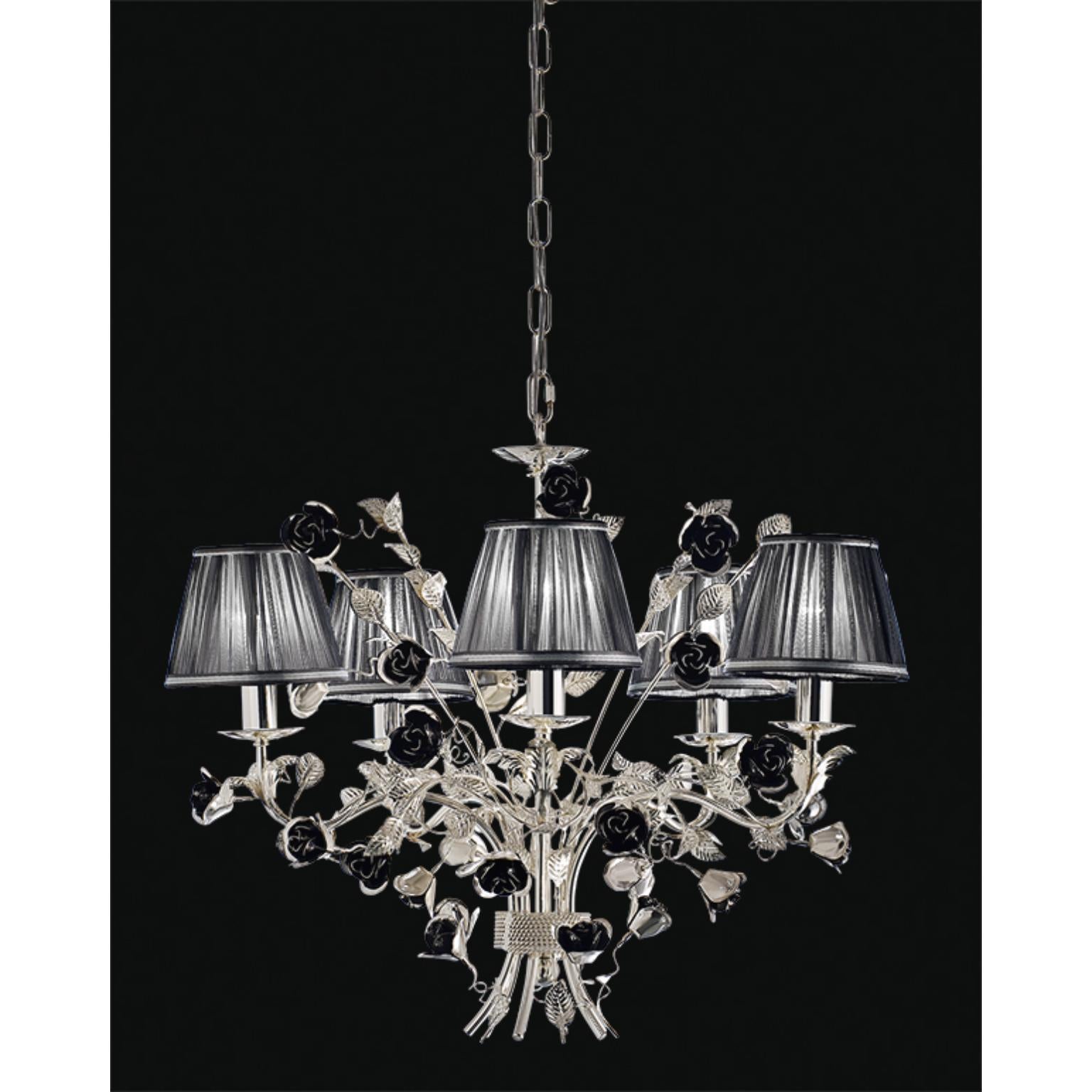 Lampada a sospensione Fleur Paris 5 di MM Lampadari
Dimensioni: Ø 70 x H. 58 cm. 
Materiali: Fabrice e metallo.

Tutte le nostre lampade possono essere cablate a seconda del Paese. Se viene venduto negli Stati Uniti, sarà cablato per gli Stati