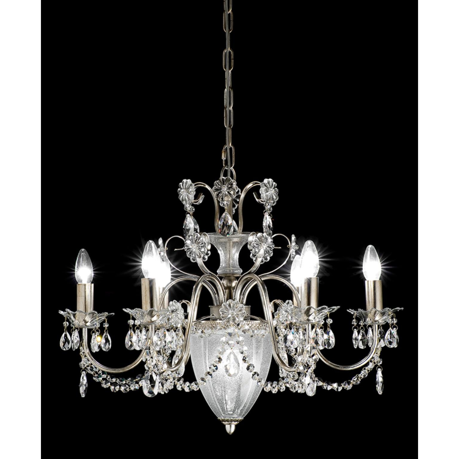 Fleur Rugiada 6, Kronleuchter von MM Lampadari
Abmessungen: Ø 66 x H 54 cm. 
MATERIALIEN: Metall und Murano-Glas.

Alle unsere Lampen können je nach Land verkabelt werden. Wenn es in die USA verkauft wird, wird es zum Beispiel für die USA verkabelt.
