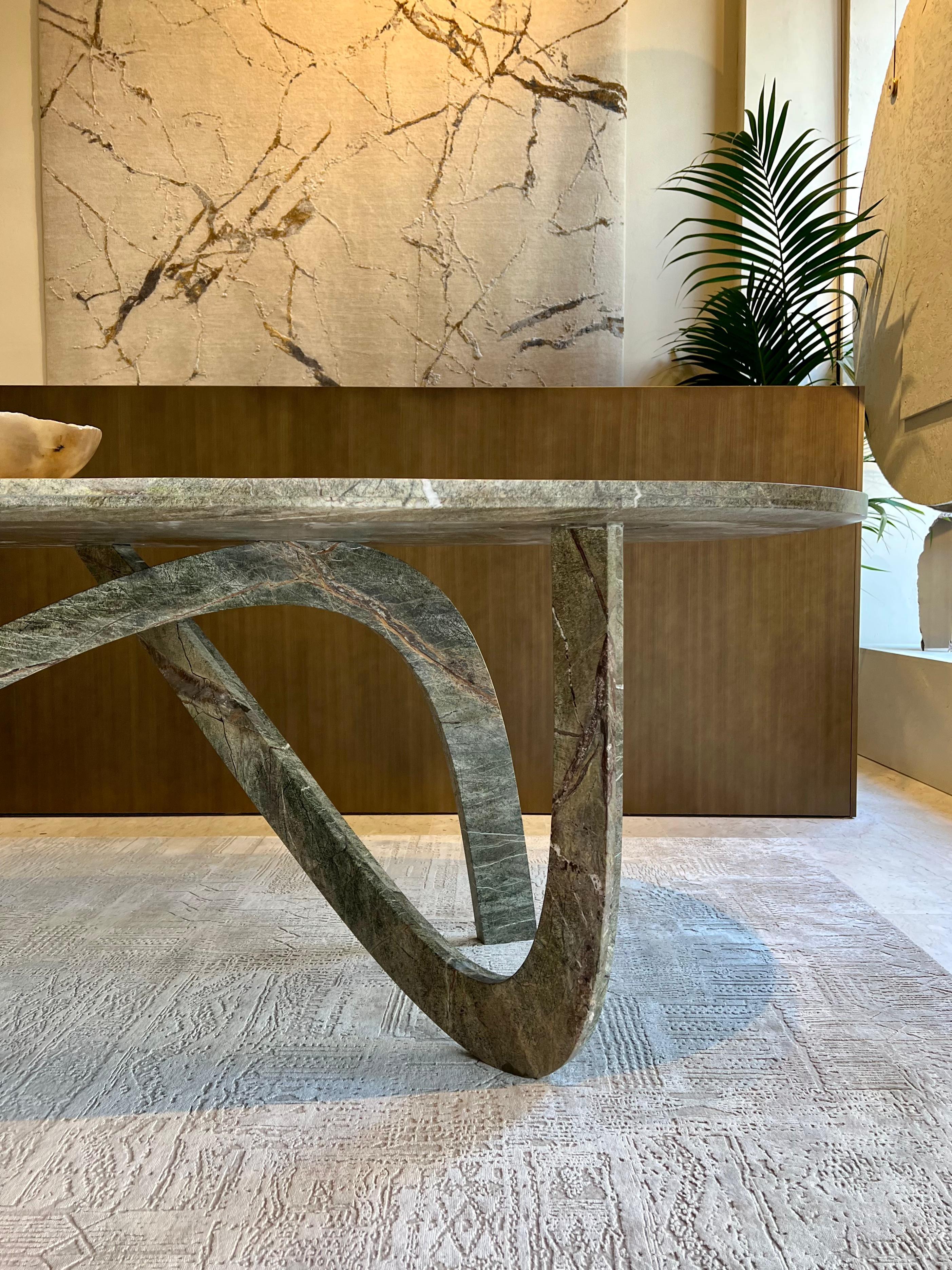 Table de salle à manger contemporaine sculpturale en marbre Fleur par dAM Atelier en vente 4