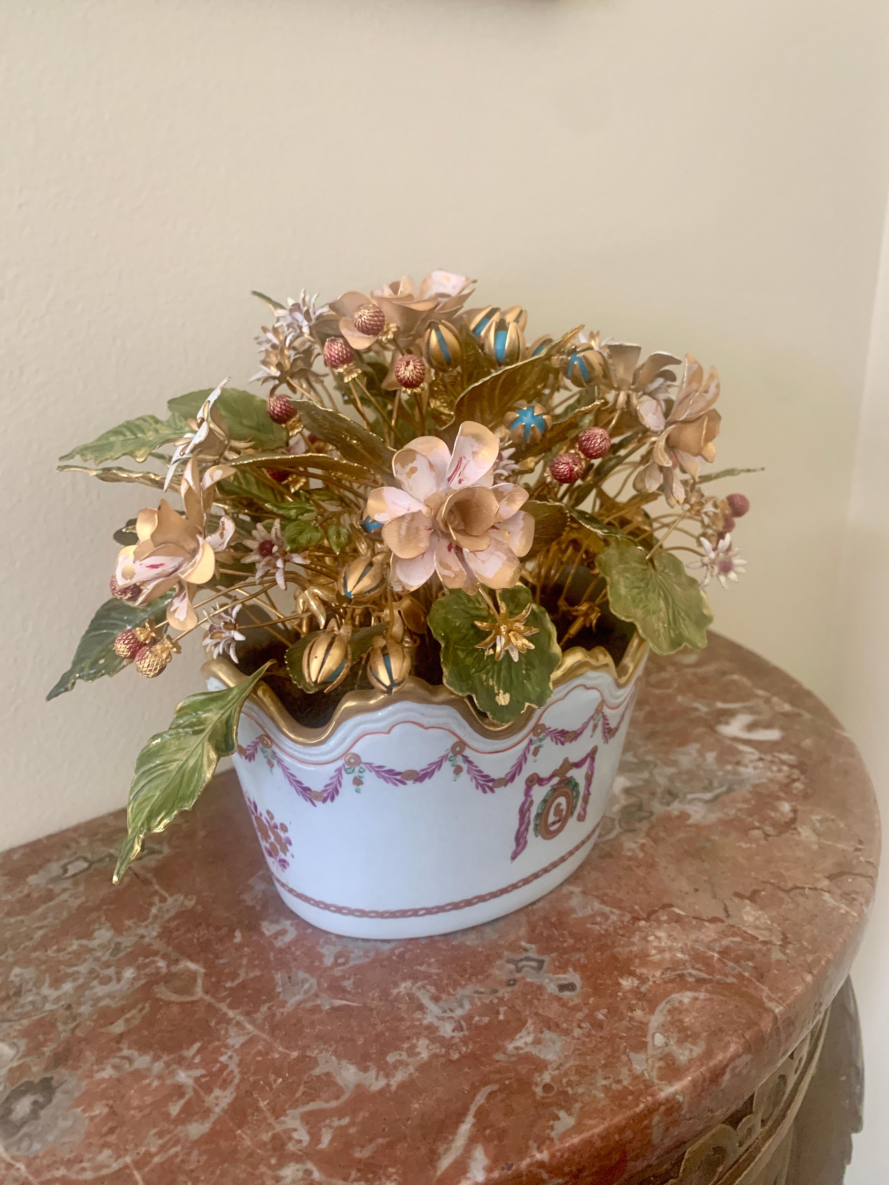Neoclassico Bouquet di fiori smaltati Fleurs Des Siècles di Jane Hutcheson per Gorham in vendita
