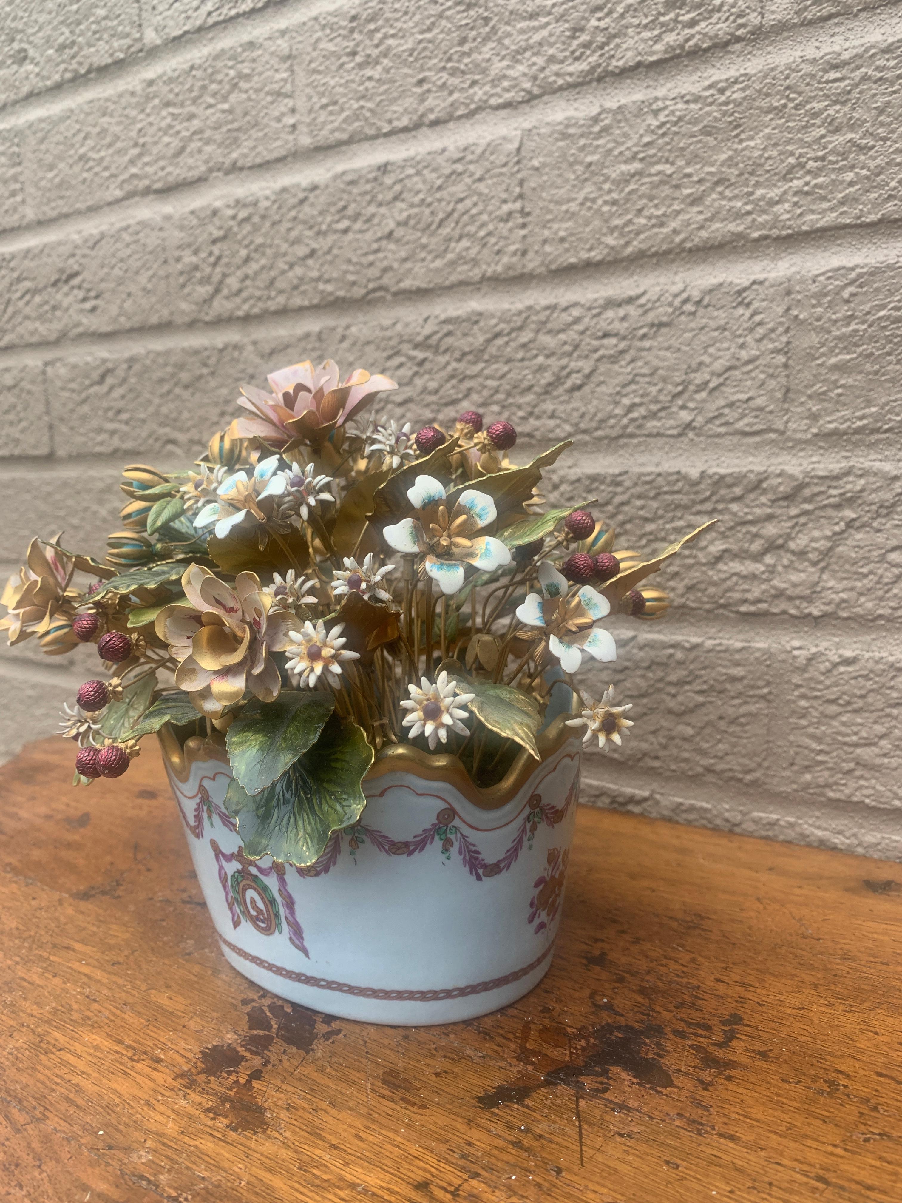 Neoclassico Bouquet di fiori smaltati Fleurs Des Siècles di Jane Hutcheson per Gorham in vendita