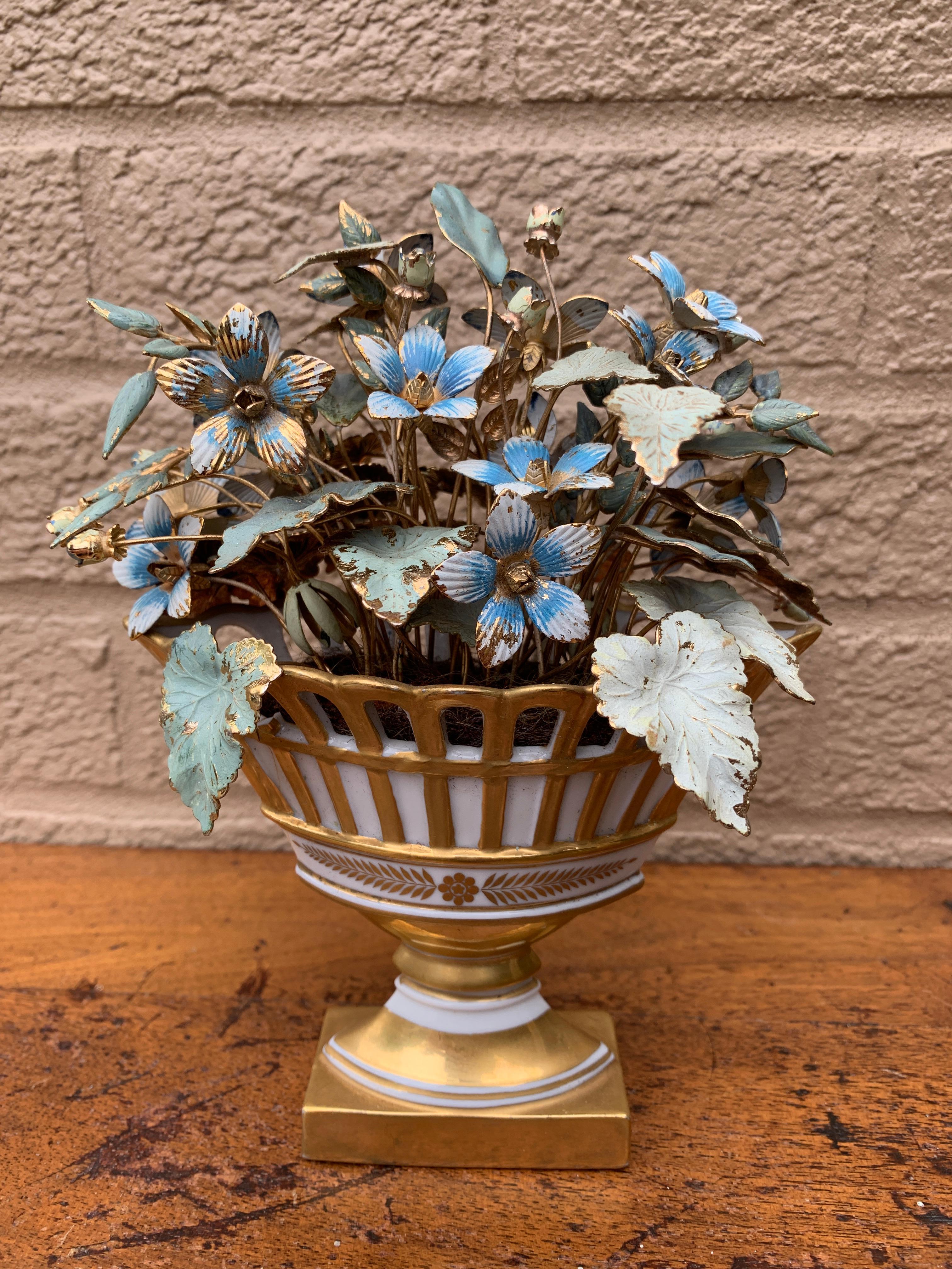 Smalto Bouquet di fiori smaltati Fleurs Des Siècles di Jane Hutcheson per Gorham in vendita