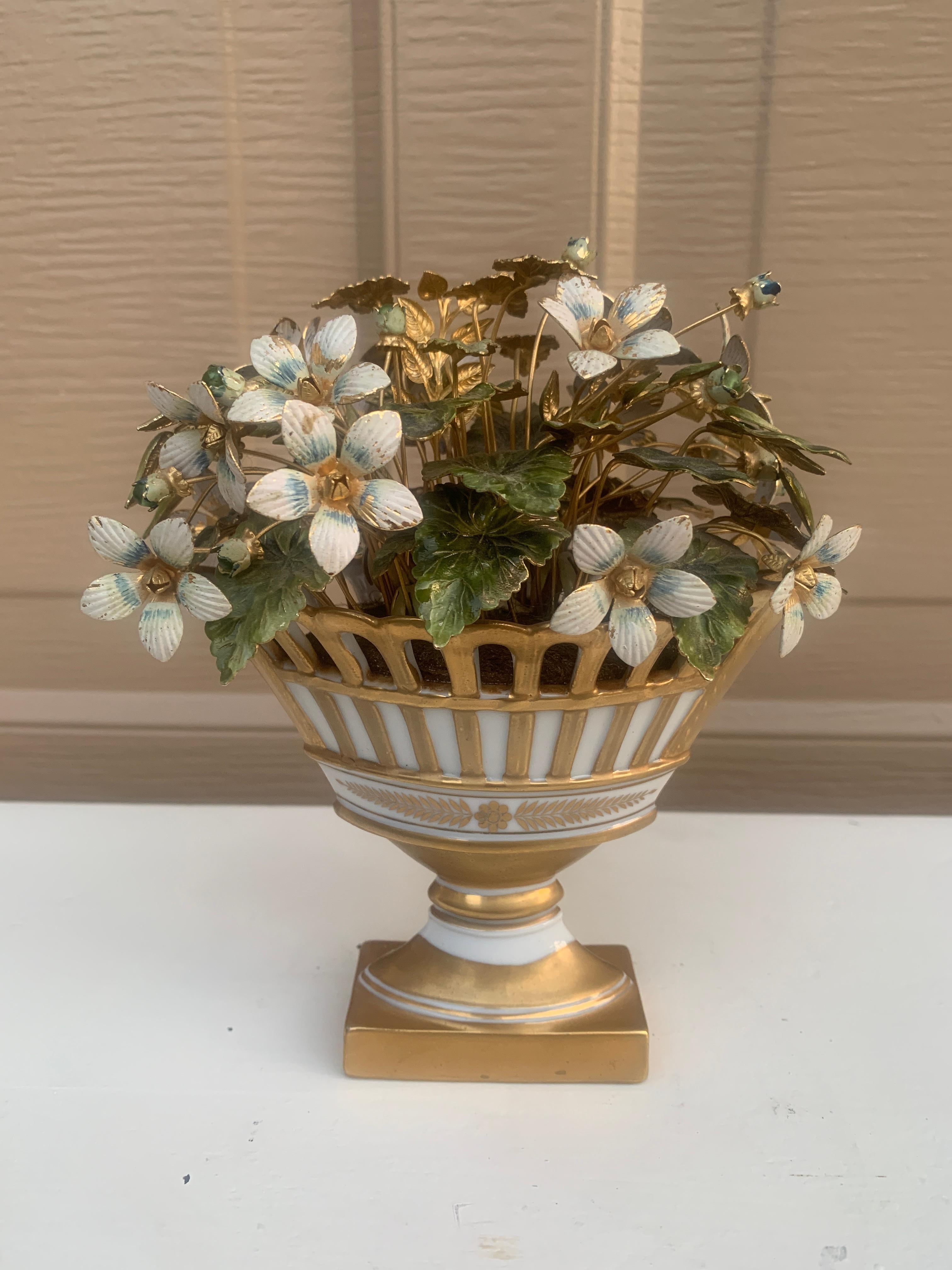Émail Bouquet de fleurs en émail Fleurs Des Siècles par Jane Hutcheson pour Gorham en vente