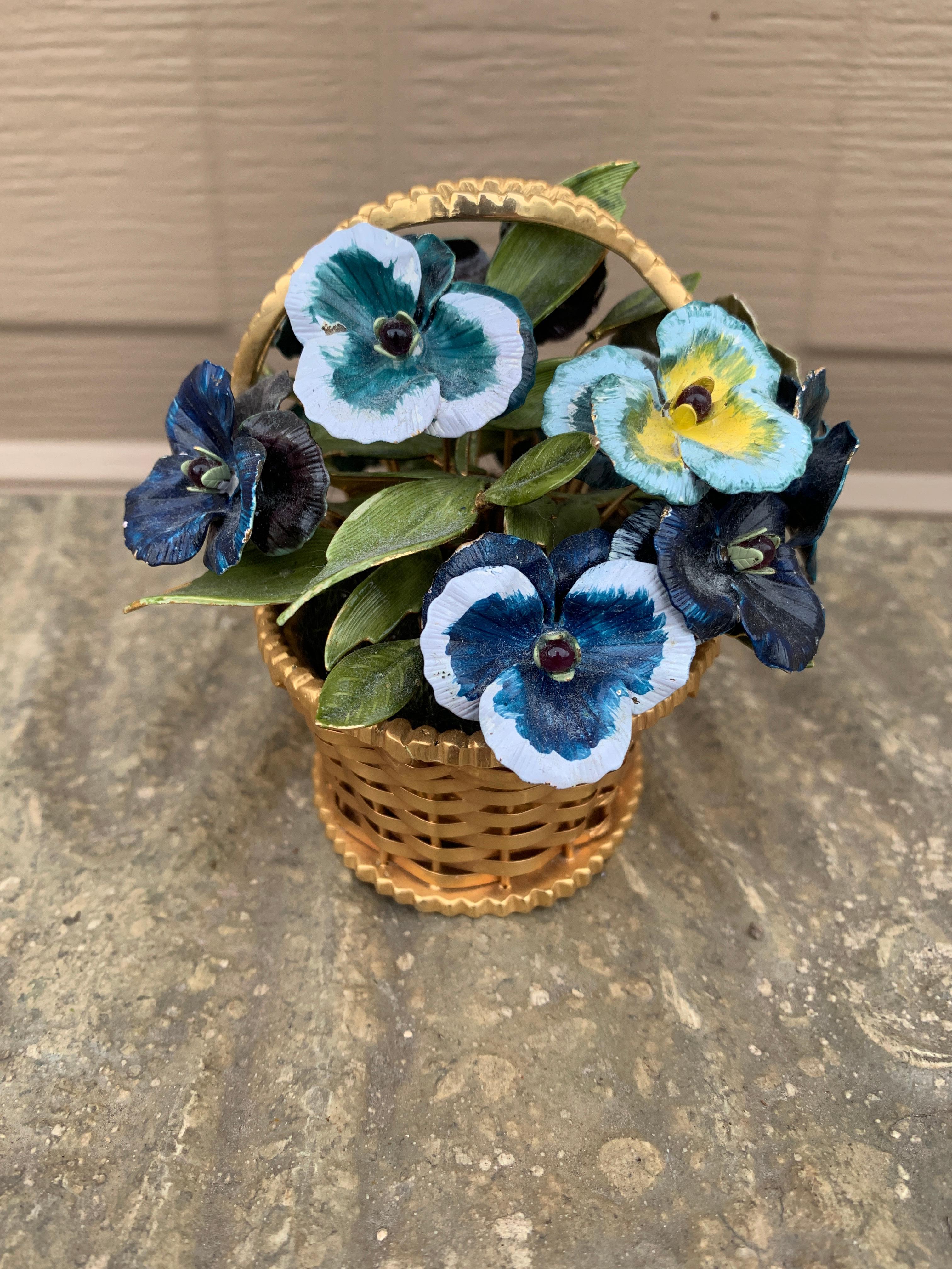 Bouquet di fiori smaltati Fleurs Des Siècles di viole del pensiero di Jane Hutcheson per Gorham in vendita 1