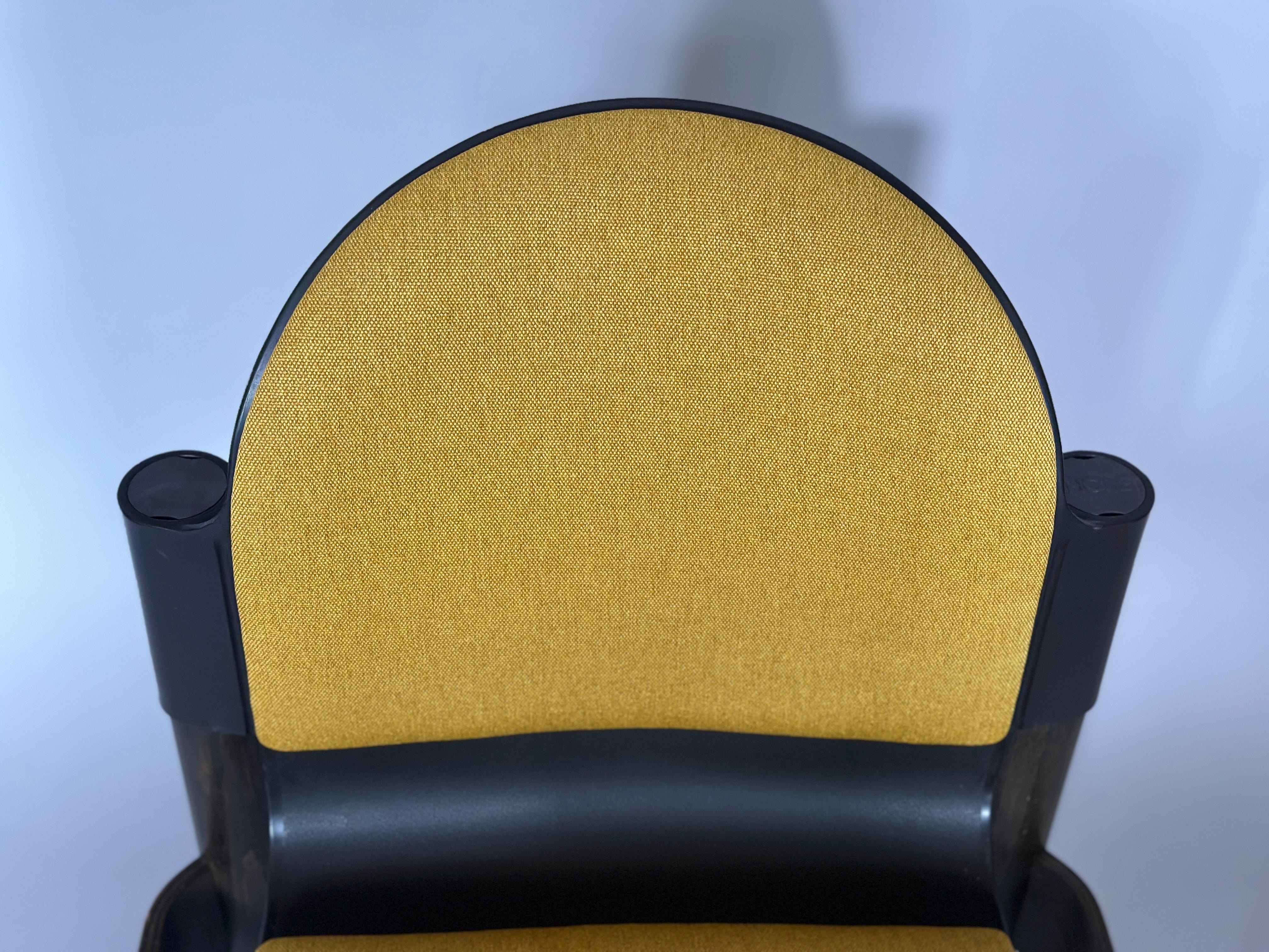 Flex 2000 By Gerd Lange Chair for Thonet For Sale 1