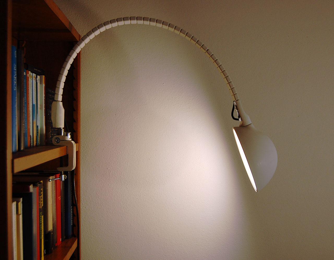 Modern Flex or Vertebra Table Lamp Model 671 by Martinelli Luce 1960s Italy