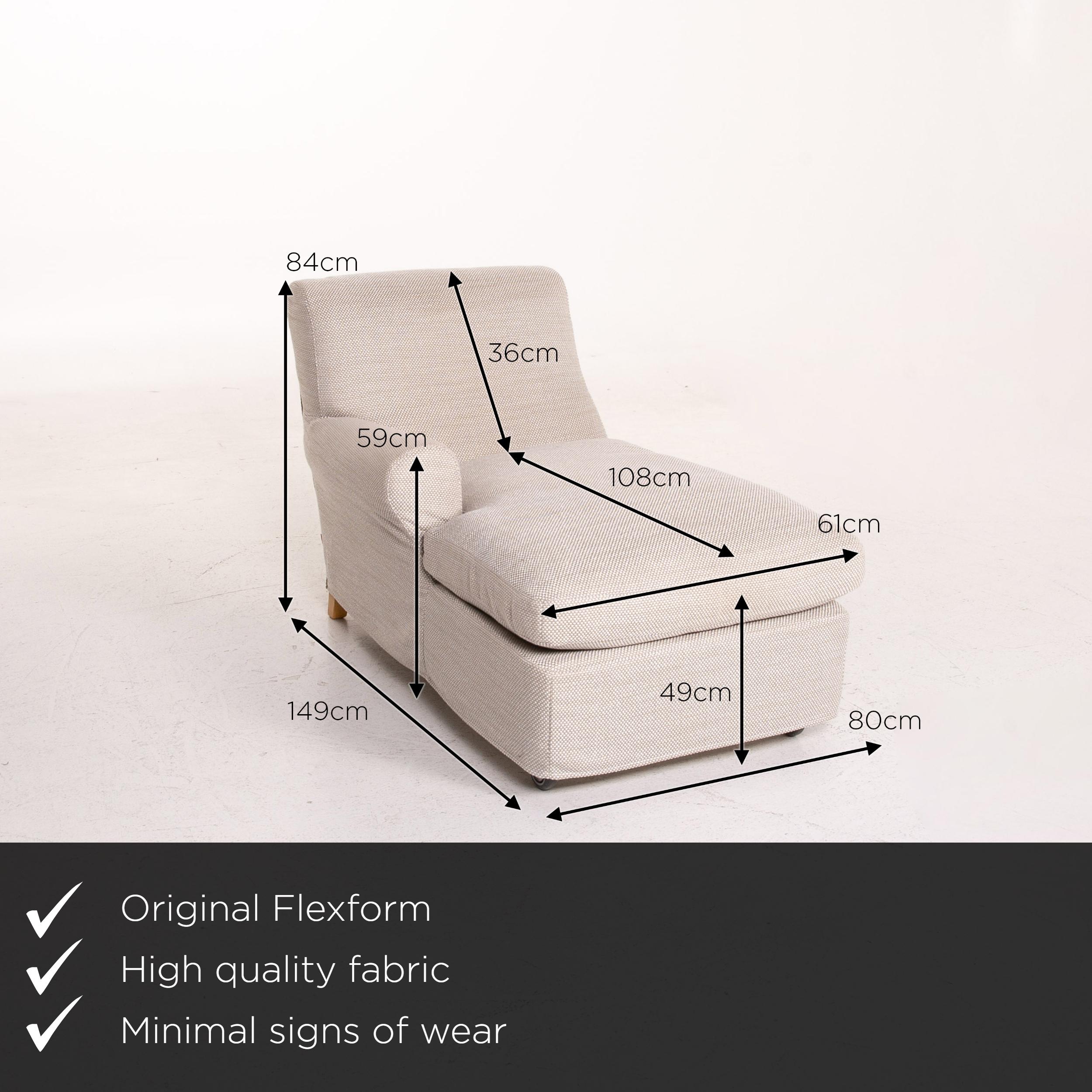 We present to you a Flexform Nonnamaria fabric lounger beige gray beige chaise longue dormeuse.
 
 

 Product measurements in centimeters:
 

Depth 149
Width 80
Height 84
Seat height 49
Rest height 59
Seat depth 108
Seat width 61
Back