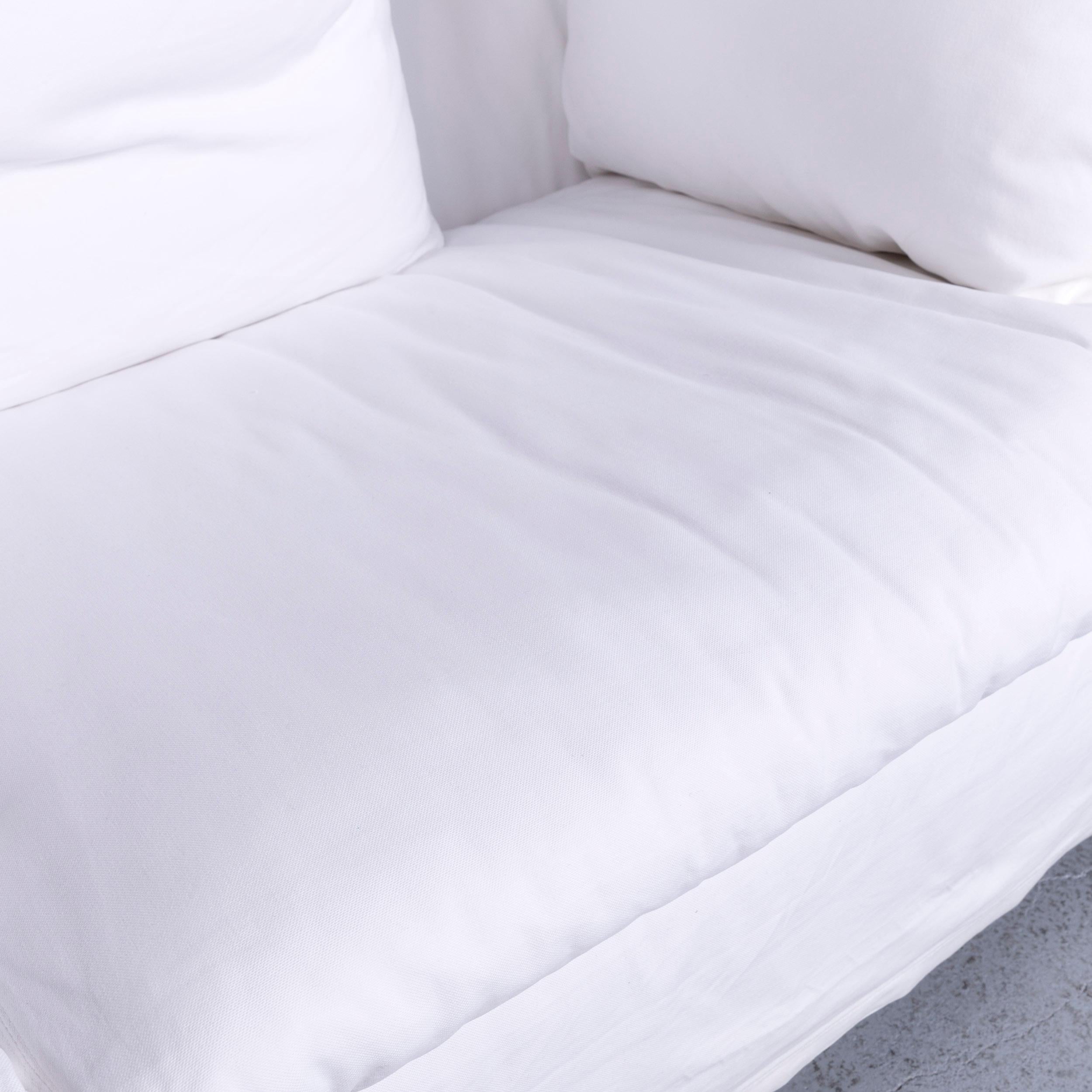 Flexform Poggiolungo Designer Fabric Sofa White Couch In Excellent Condition For Sale In Cologne, DE