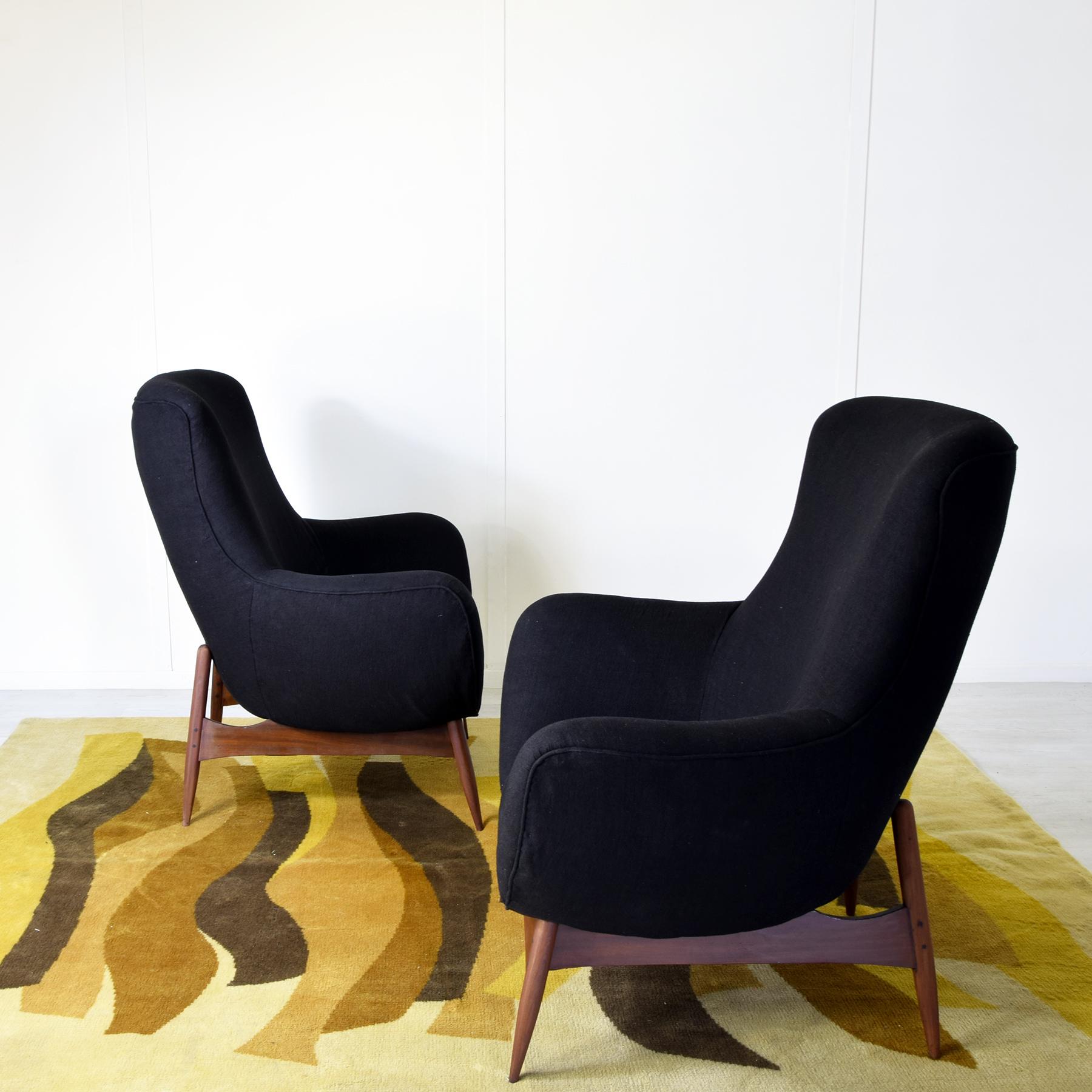 Mid-Century Modern Flexform set of two armchairs 1950s For Sale