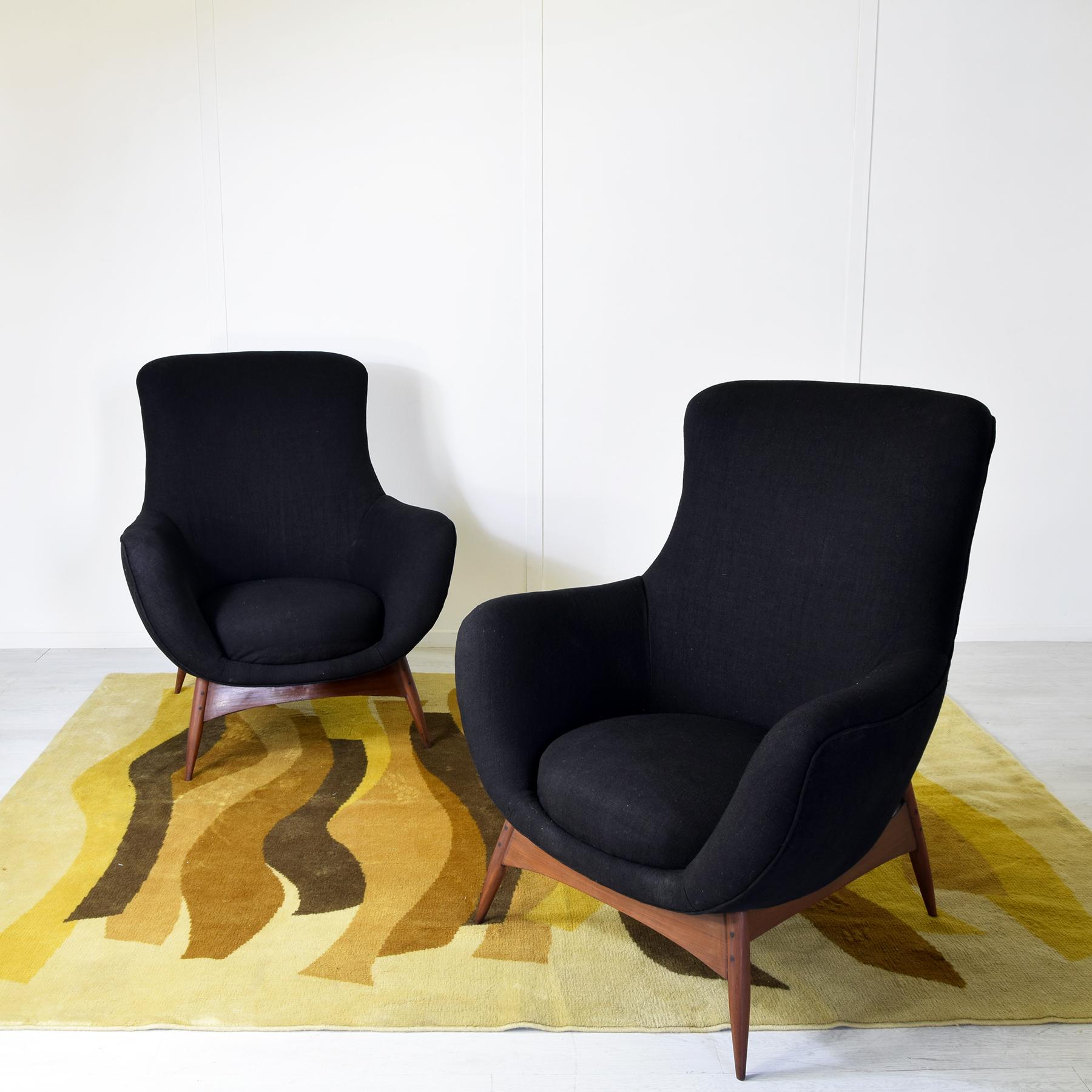Italian Flexform set of two armchairs 1950s For Sale