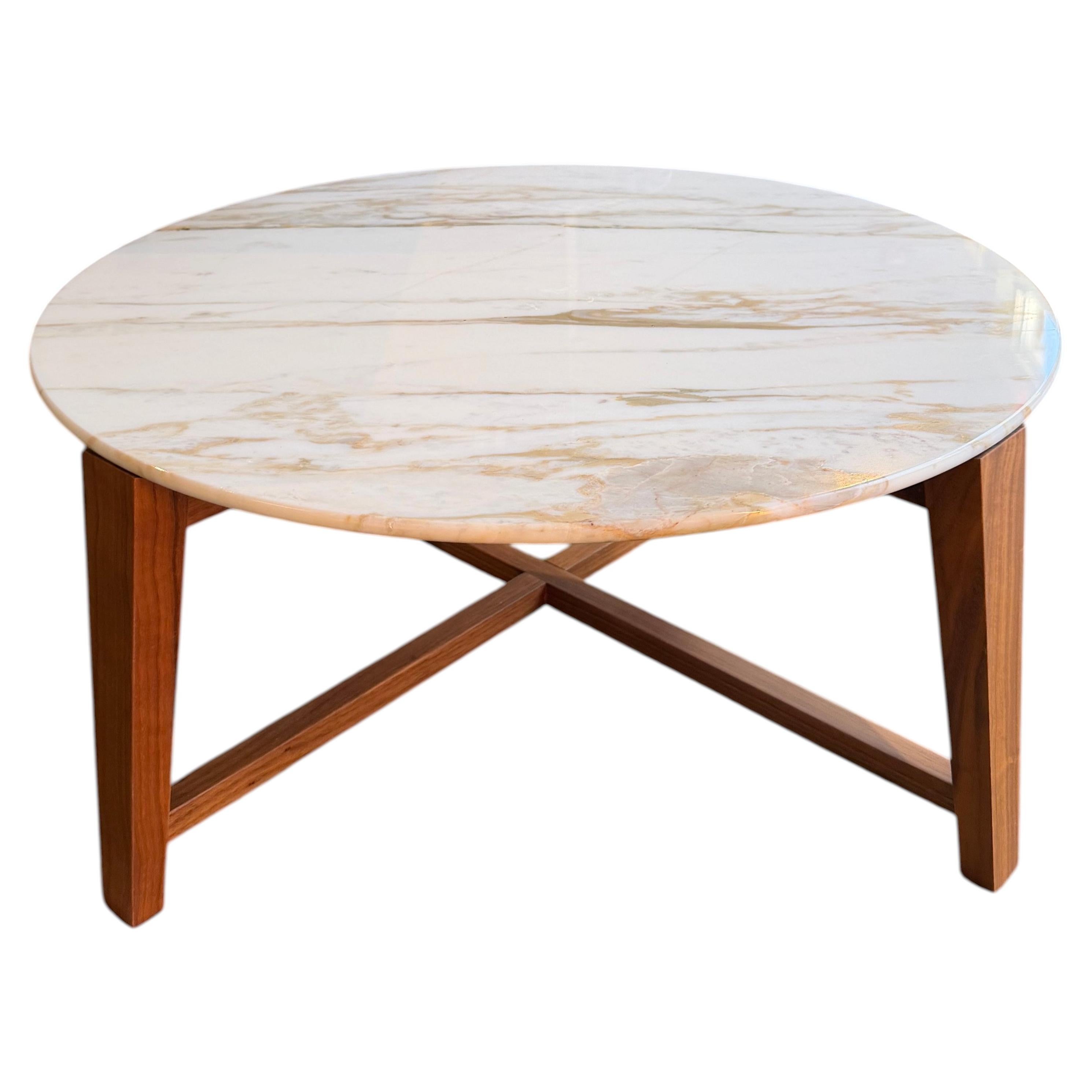 Flexform Tris Couchtisch oder Beistelltisch, Nussbaum und glänzender Marmor Calacatta im Angebot