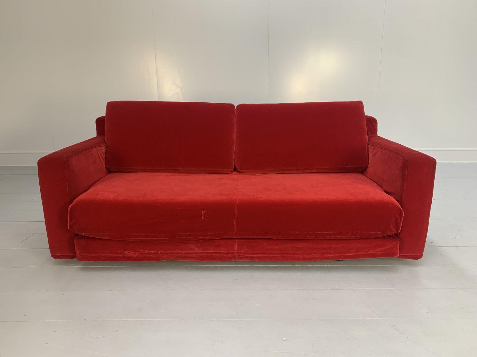 This is a superb, sensationally-proportioned “Winny COD 10413” 2.5-Seat (Double) Sofa-Bed from the world renown Italian furniture house, Flexform.

In a world of temporary pleasures, Flexform create beautiful furniture that remains a joy