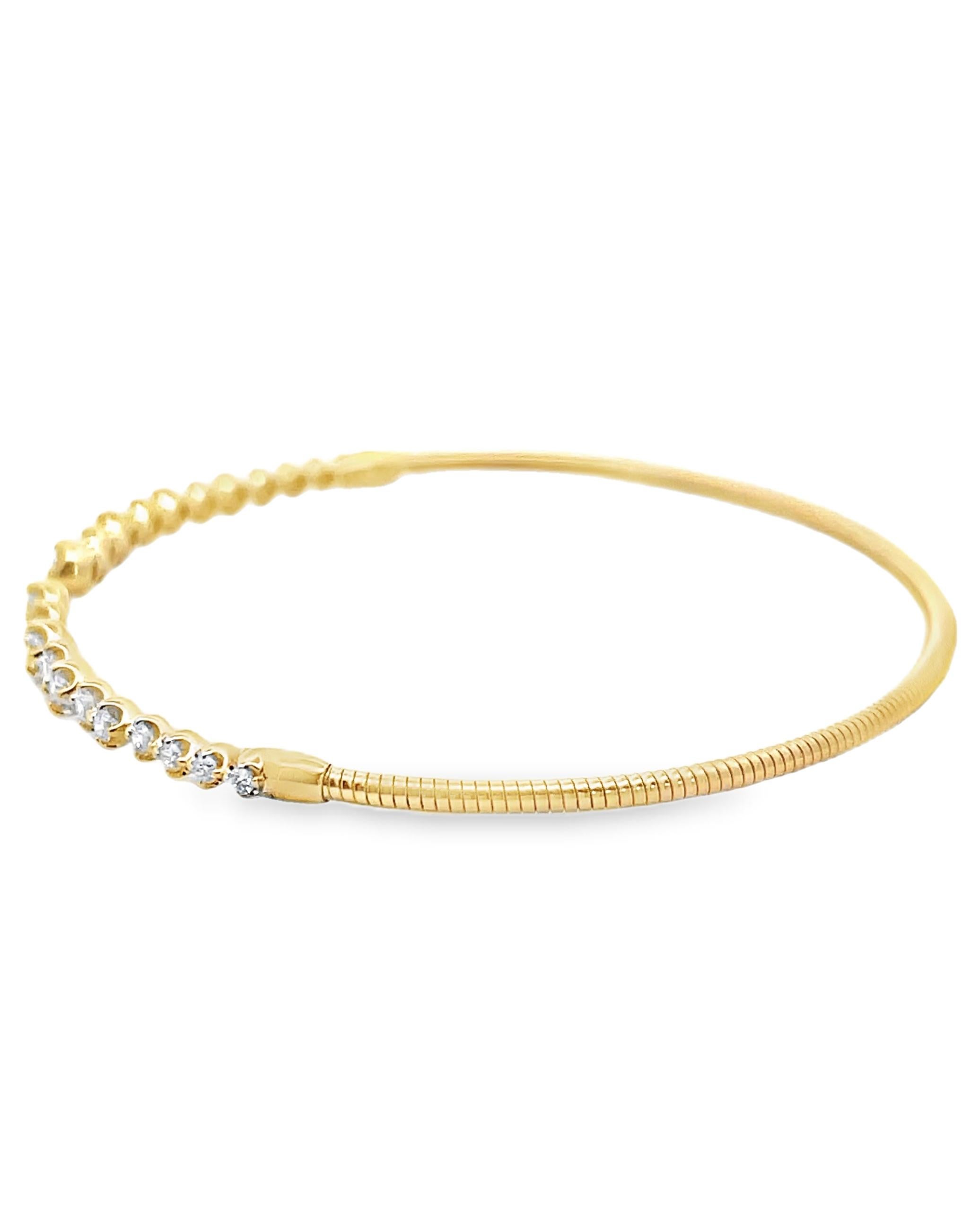 Contemporain Bracelet souple en or jaune 14K avec manchettes en diamant 0.52 carats en vente