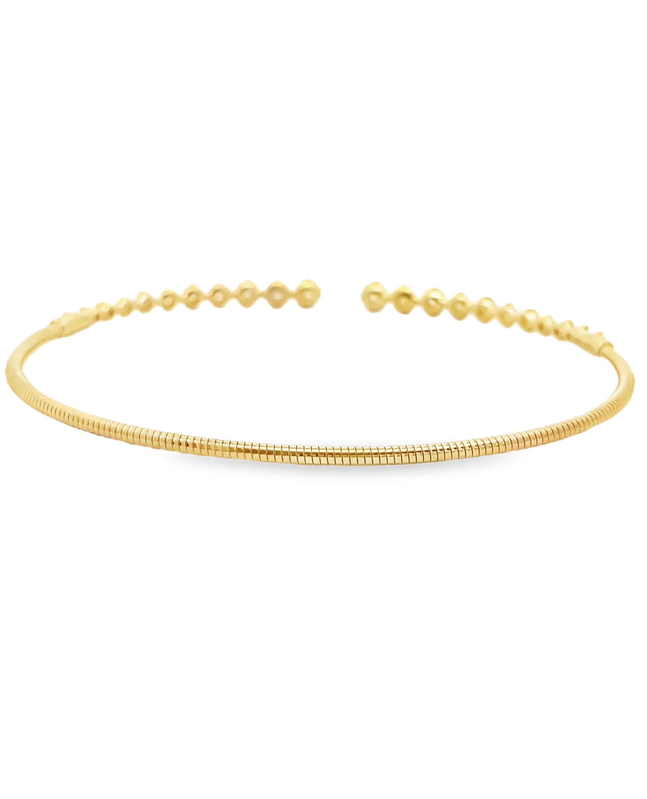 Bracelet souple en or jaune 14K avec manchettes en diamant 0.52 carats Neuf - En vente à Old Tappan, NJ