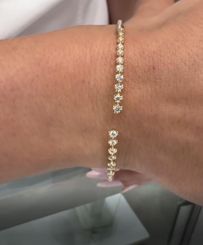 Bracelet souple en or jaune 14K avec manchettes en diamant 0.52 carats en vente 1