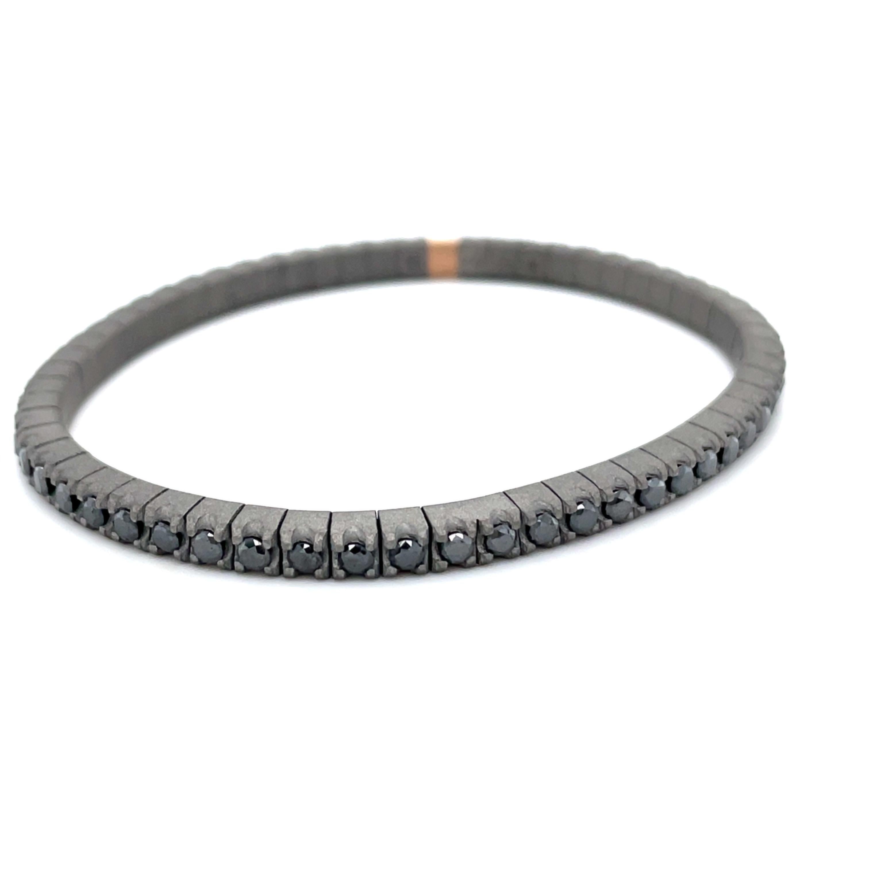 Flexibles Titan-Armband aus 18 Karat Roségold mit schwarzen Diamanten im Angebot 2