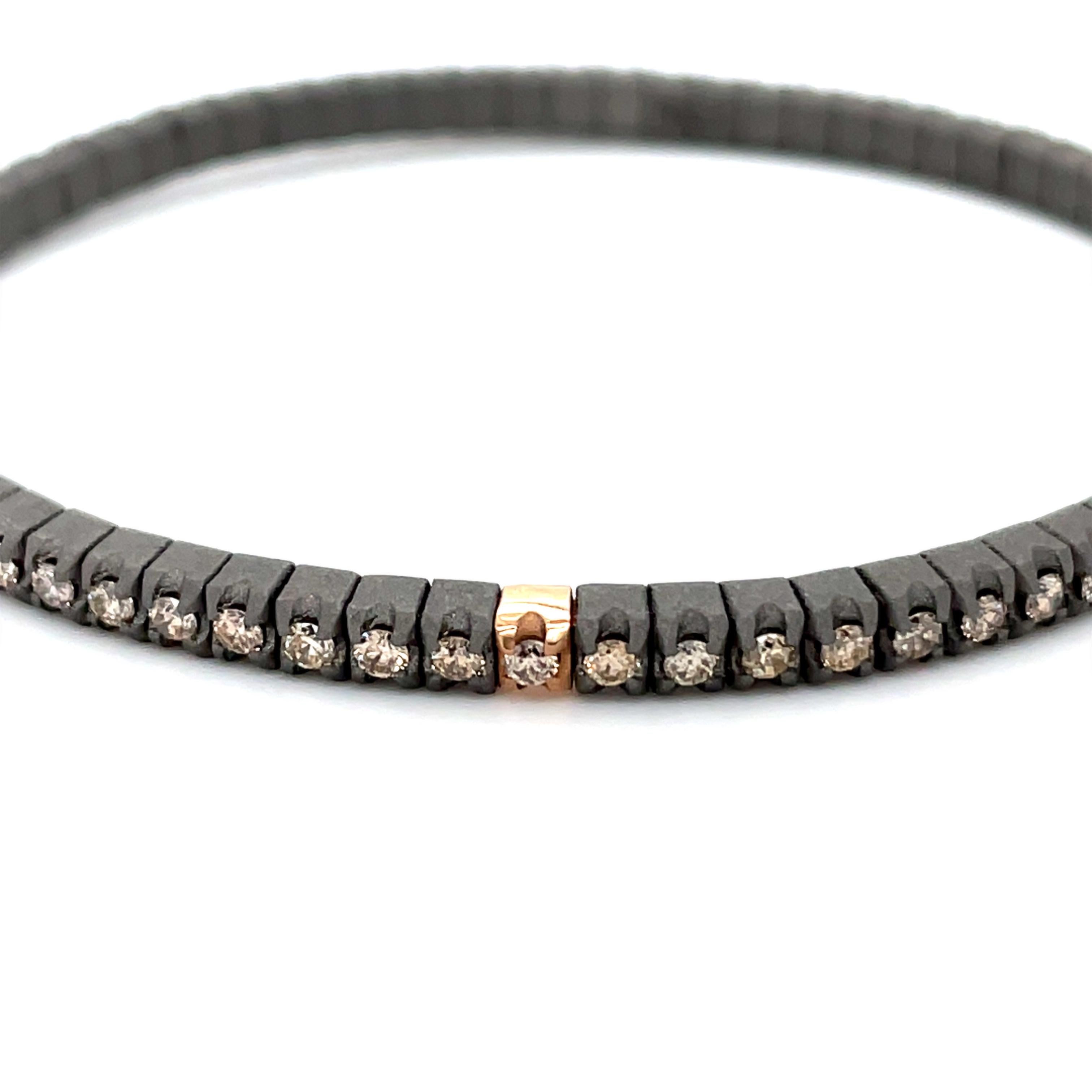 Flexibles Armband aus 18 Karat Roségold mit braunen runden Diamanten aus Titan im Zustand „Neu“ in Monte-Carlo, MC