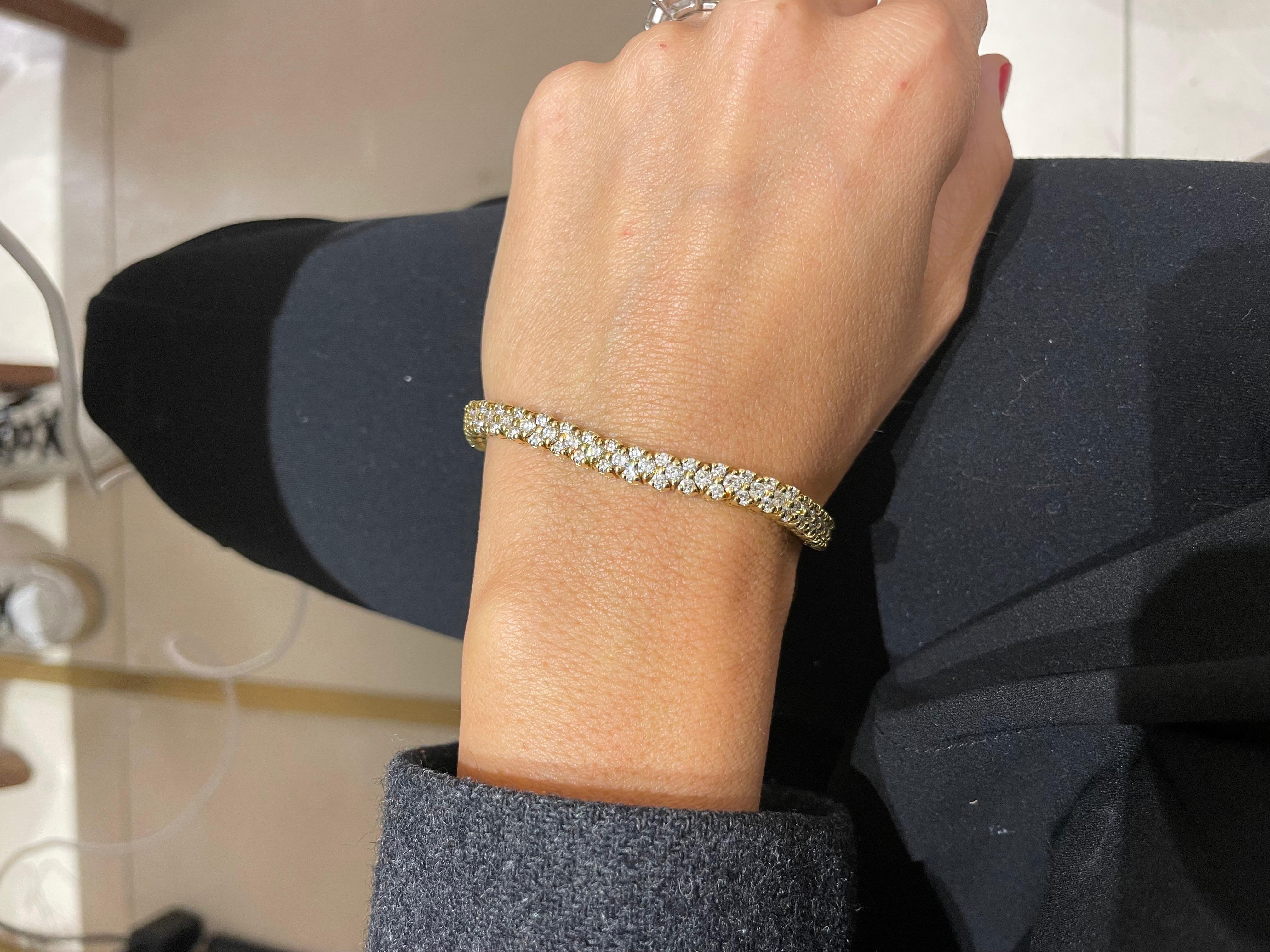 Bracelet tennis souple en or jaune 18 carats et diamants en vente 1