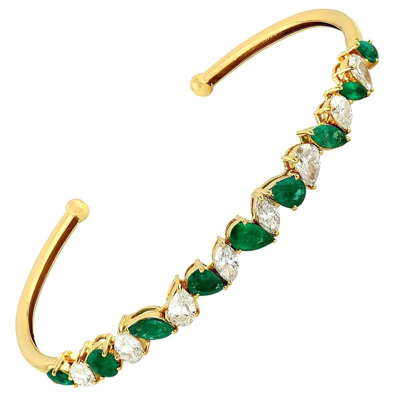 Flexible Diamond Emerald 18 Karat Gold Bangle Bracelet