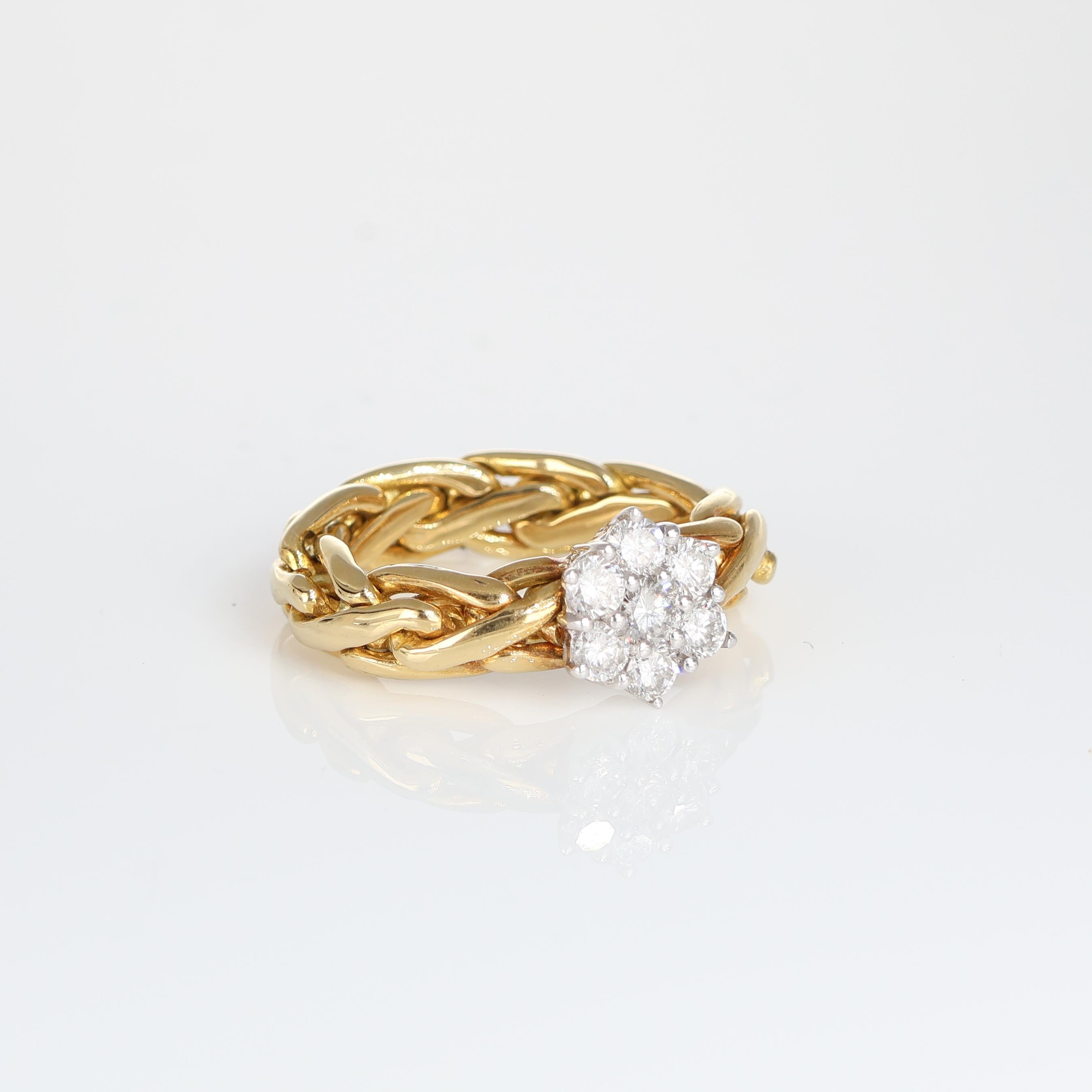 Flexible Chain Yellow Gold Flower Diamond Vintage Ring, 0.54 Carats In New Condition For Sale In Bergamo, BG
