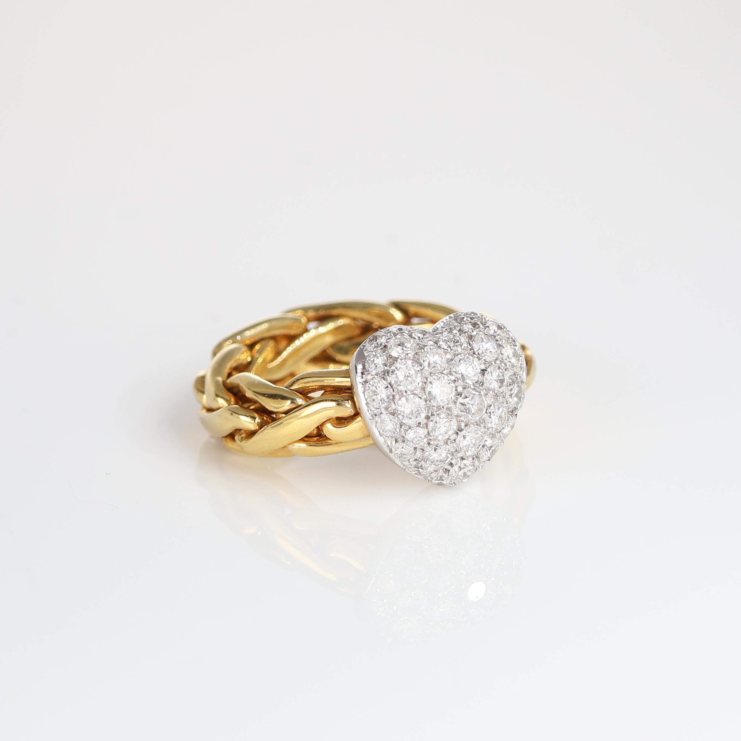Flexible Chain Yellow Gold Vintage Ring with Pavé Diamond Heart 1.08 Carats In New Condition For Sale In Bergamo, BG
