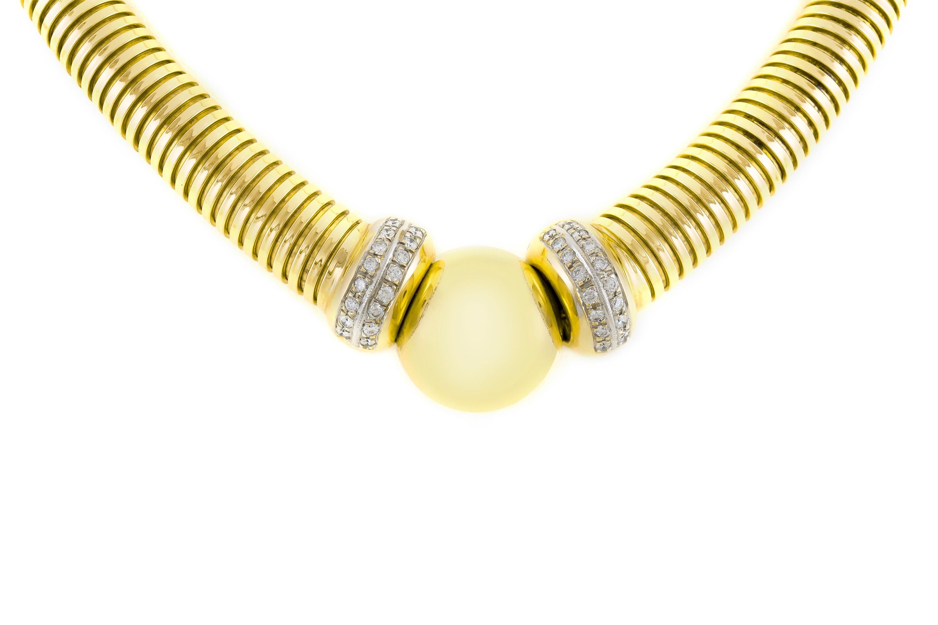 Flexible Colar 18 Karat Necklace with Diamonds In Excellent Condition For Sale In New York, NY