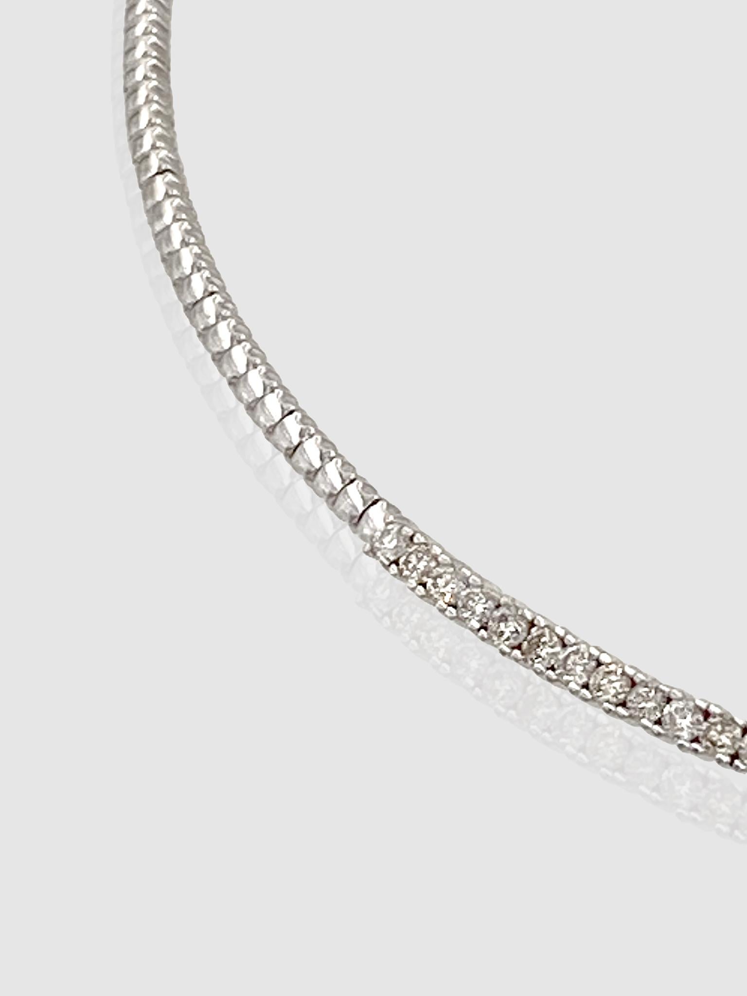 Taille brillant Tour de cou flexible à collier de diamants en vente
