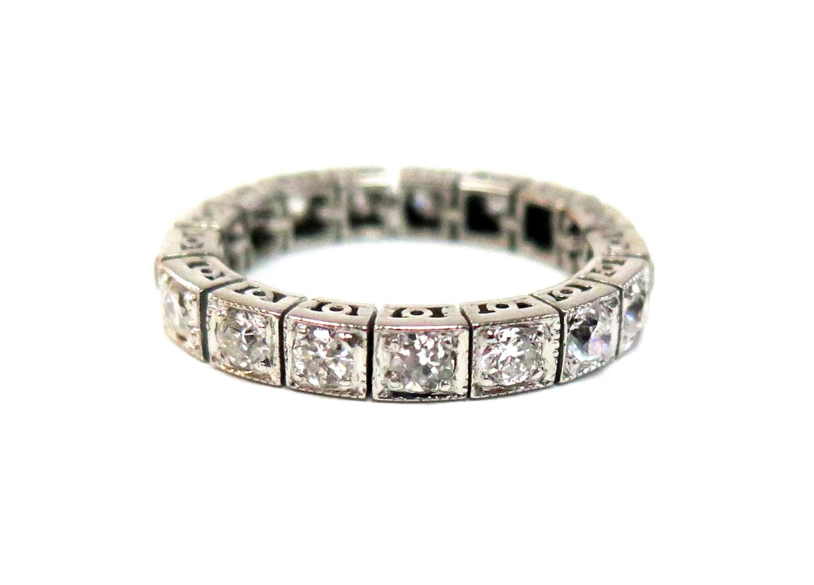Flexible Diamond Eternity Band, 14 Karat White Gold, Vintage In Good Condition In Bellmore, NY