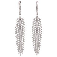 Boucles d'oreilles pendantes souples en forme de plumes en or blanc 14 carats avec diamants 1,28 carats 9,2 grammes