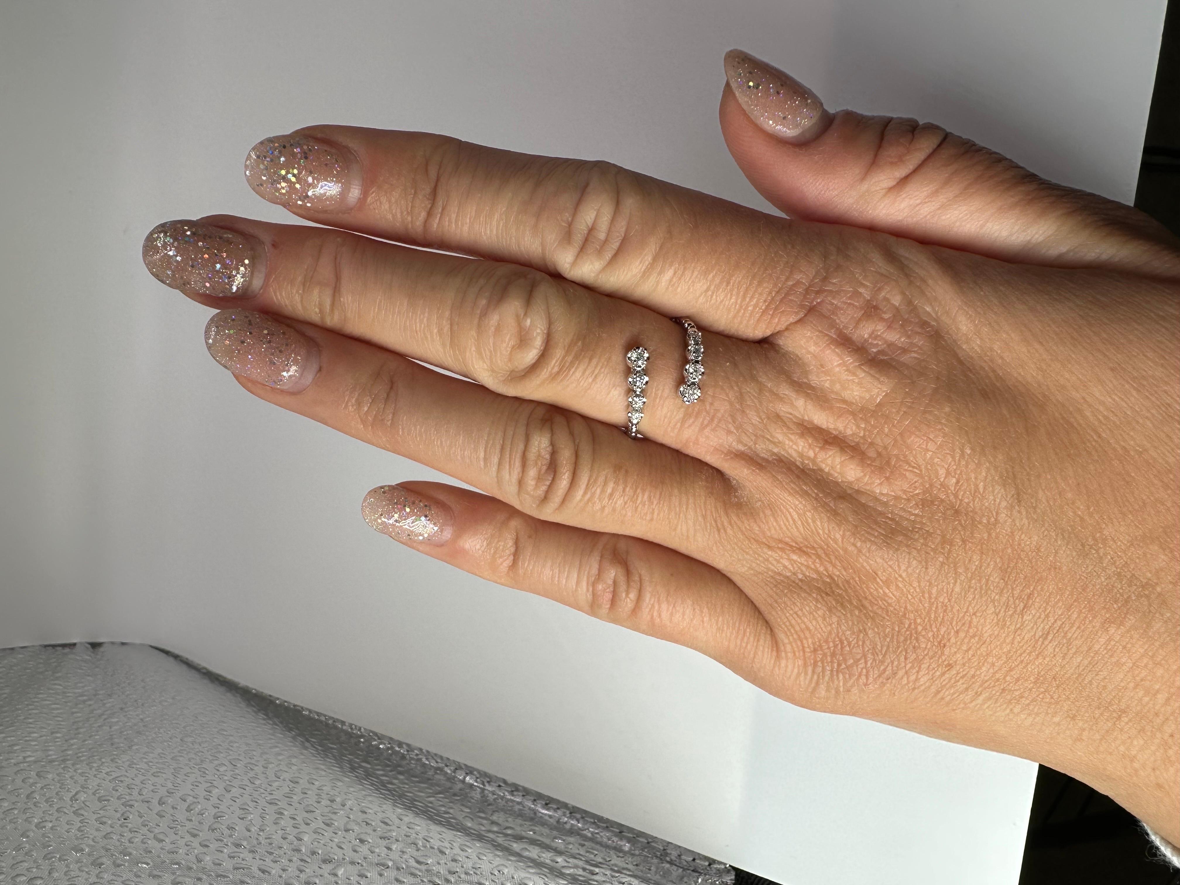 Round Cut Flexible Diamond Ring 14 Karat Stunning Modern Diamond Ring For Sale