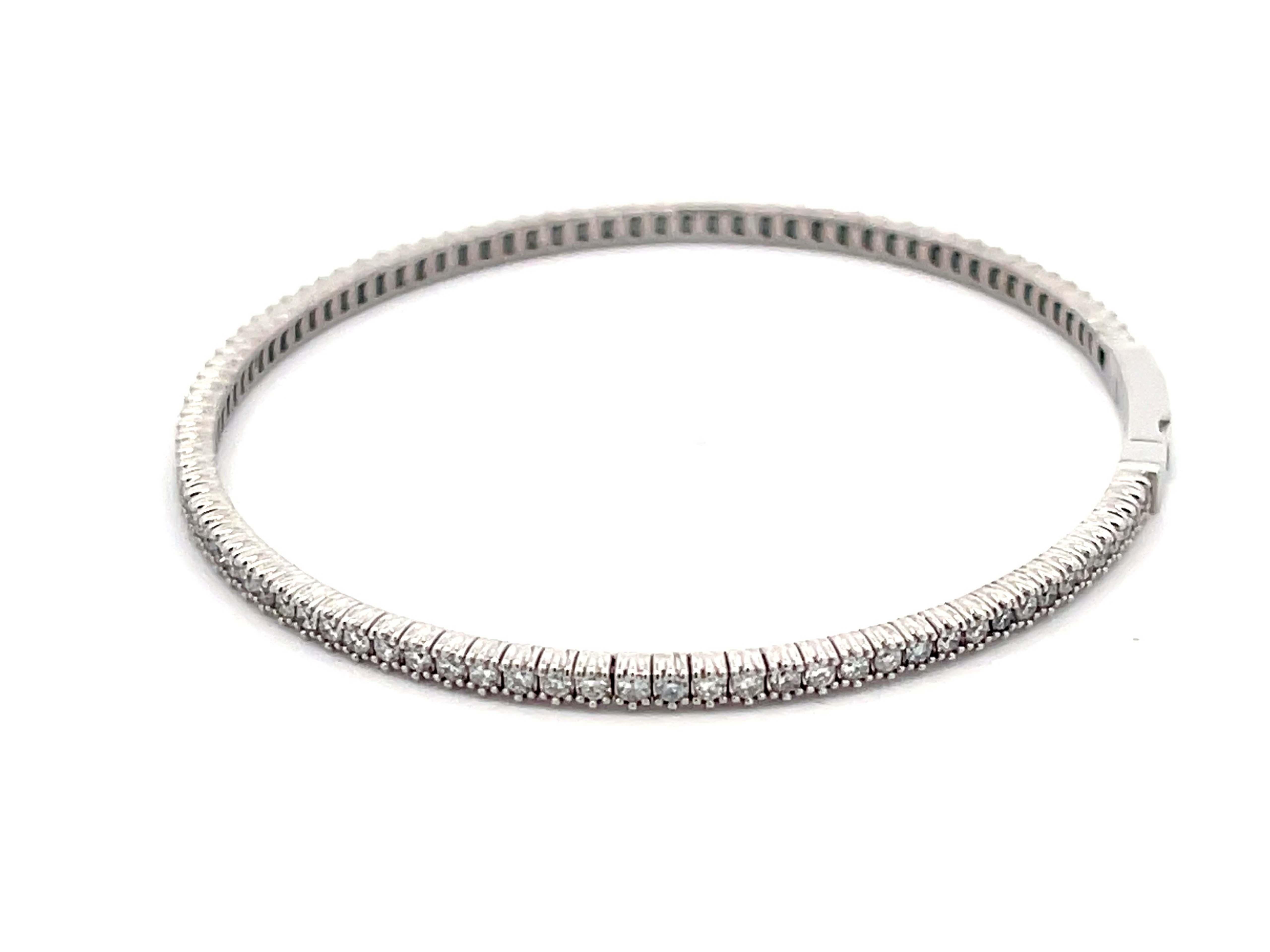 Moderne Bracelet tennis flexible en or blanc 14 carats et diamants en vente