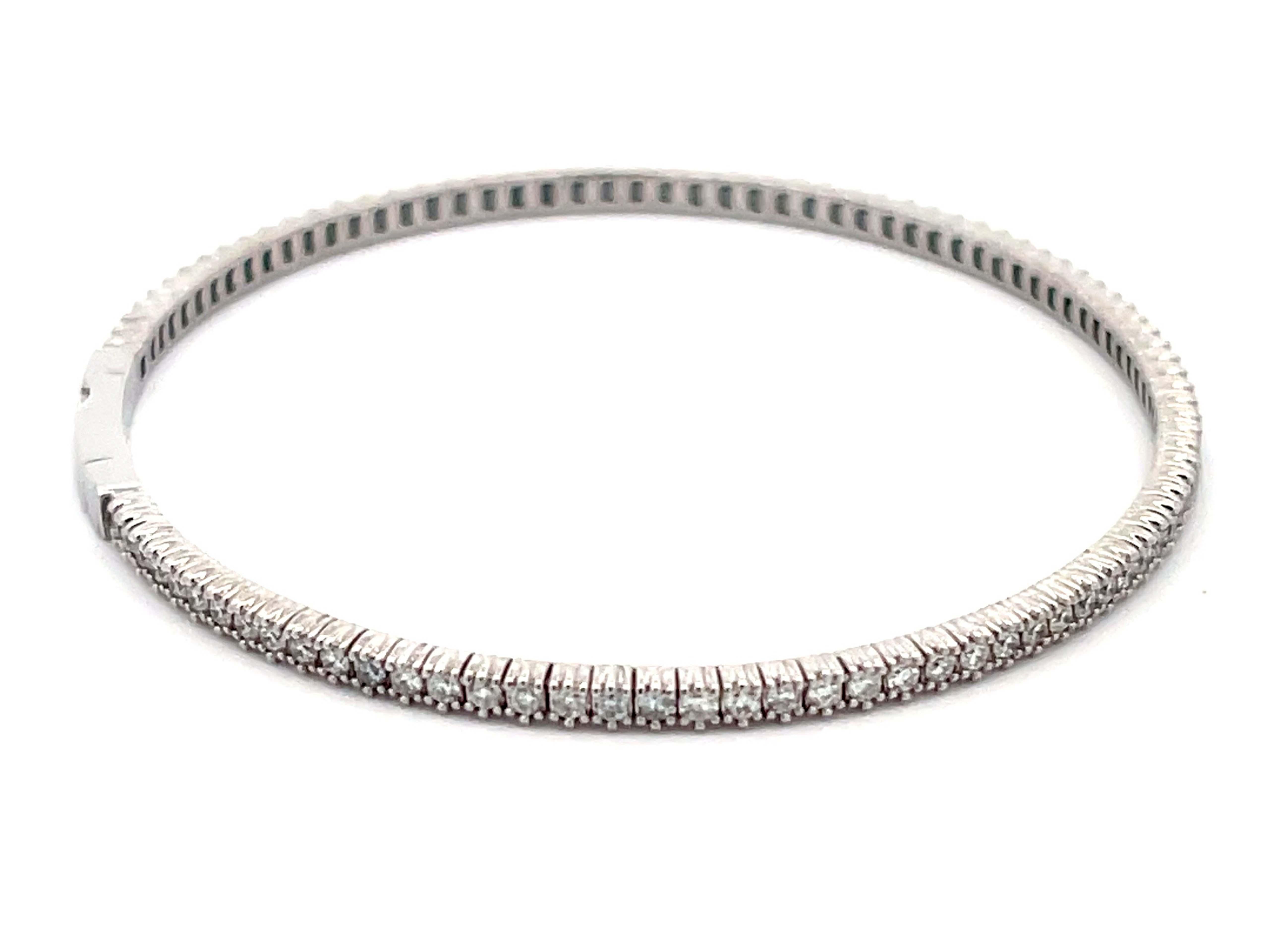 Taille brillant Bracelet tennis flexible en or blanc 14 carats et diamants en vente
