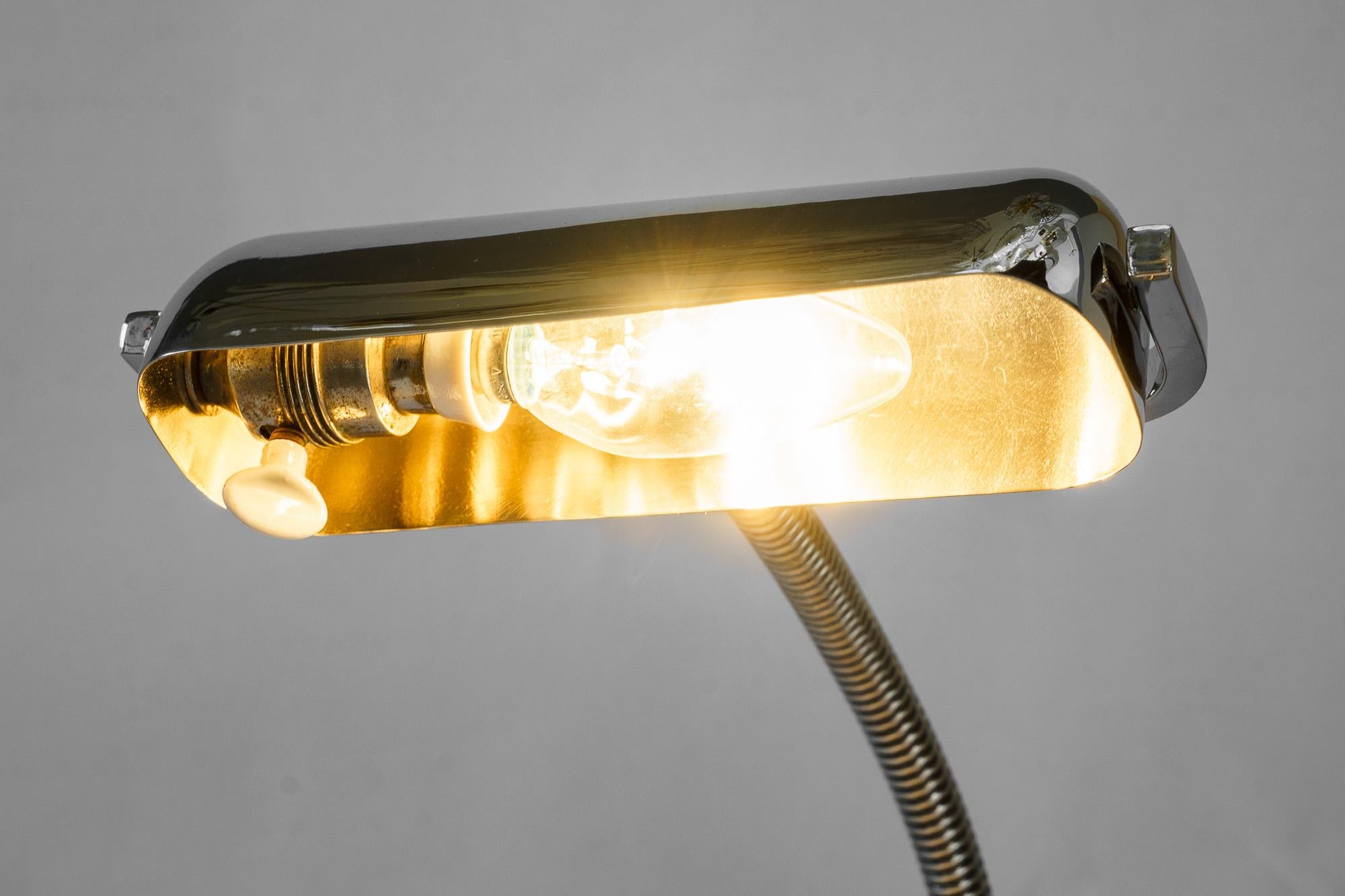 Flessibile nichelato  lampada da tavolo art deco degli anni '20 in vendita 2