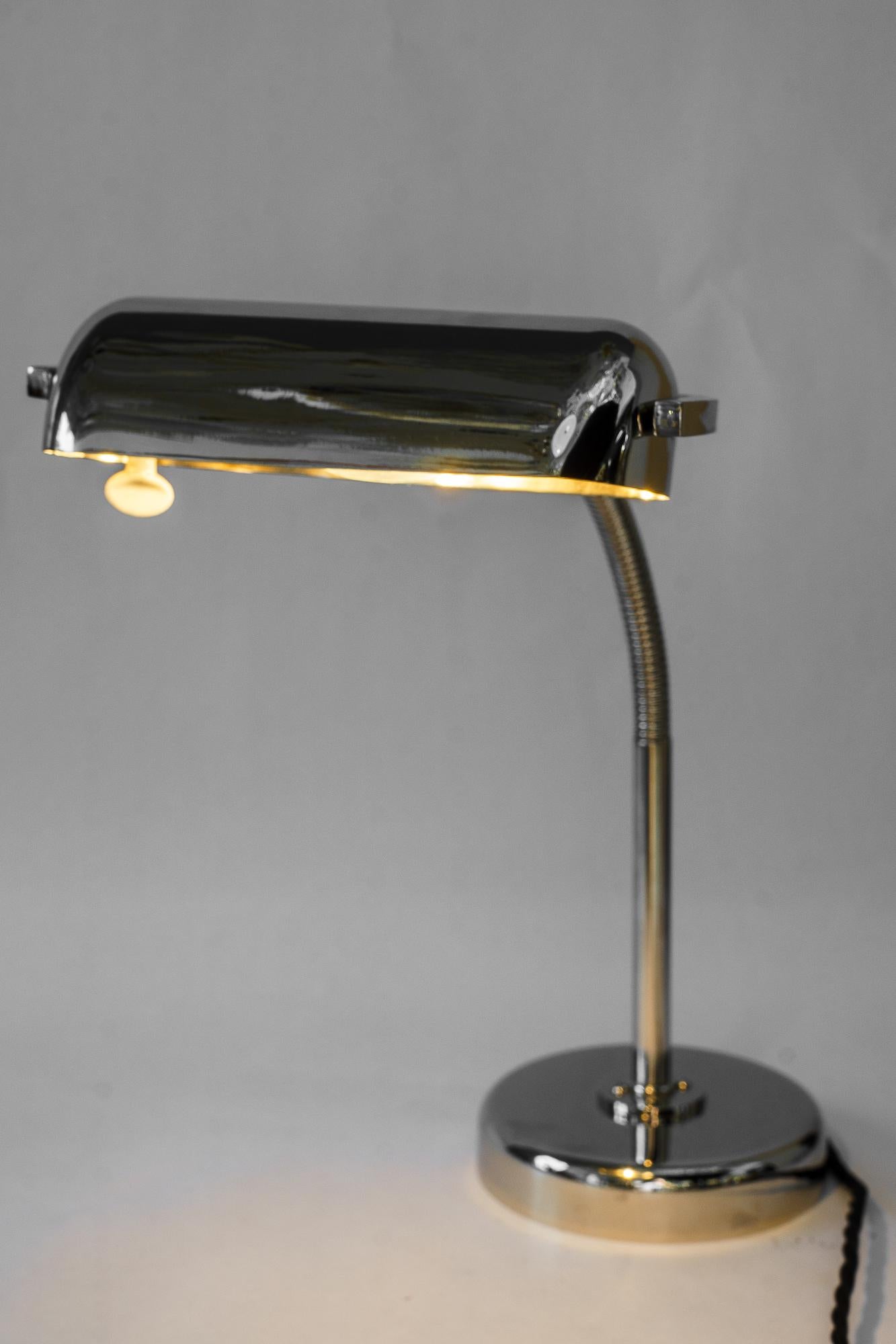 Flessibile nichelato  lampada da tavolo art deco degli anni '20 in vendita 4