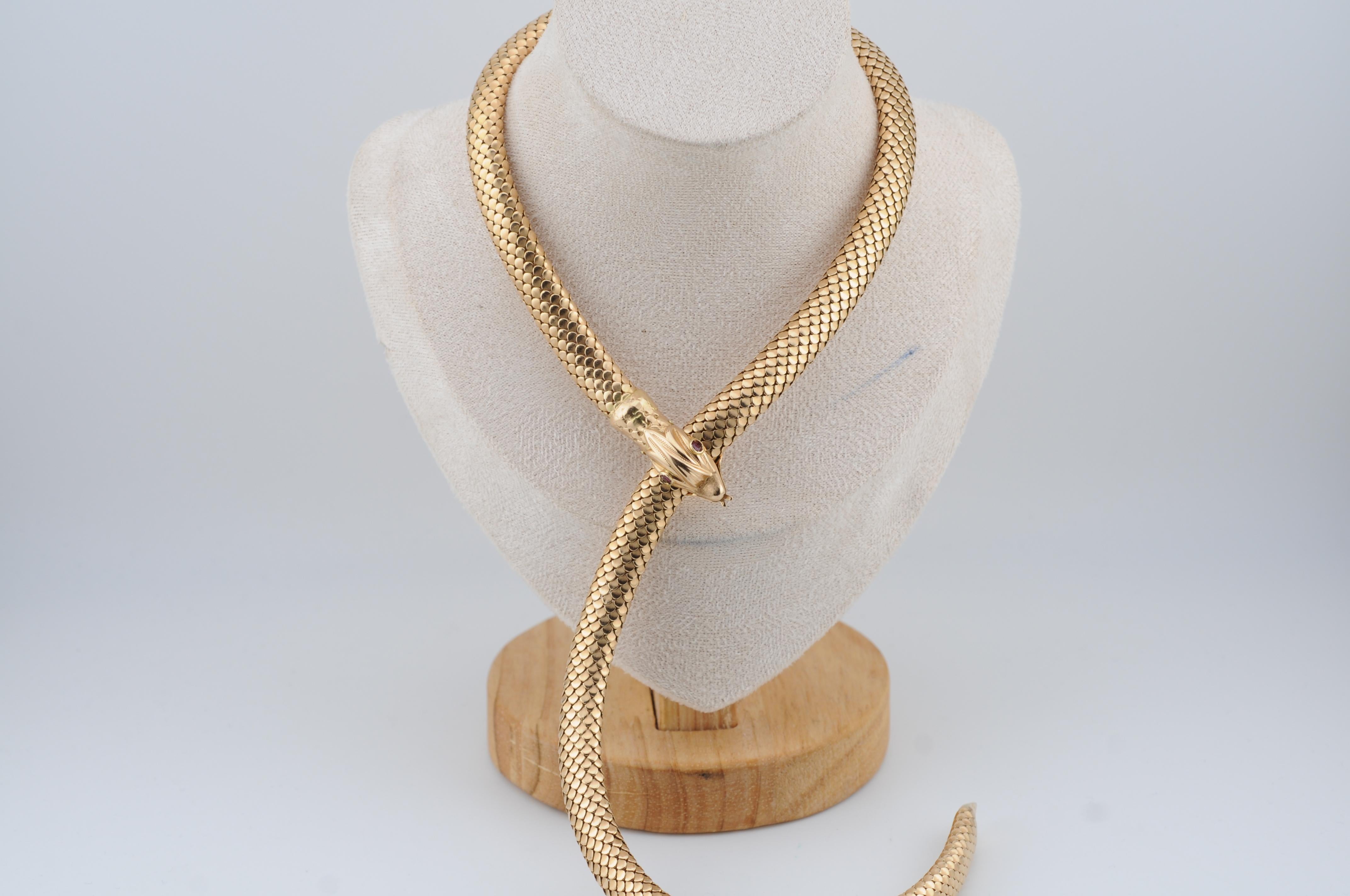 Estetismo Collana/Bracciale di serpenti flessibili  55 cm, 66 g, Occhi di rubino in vendita