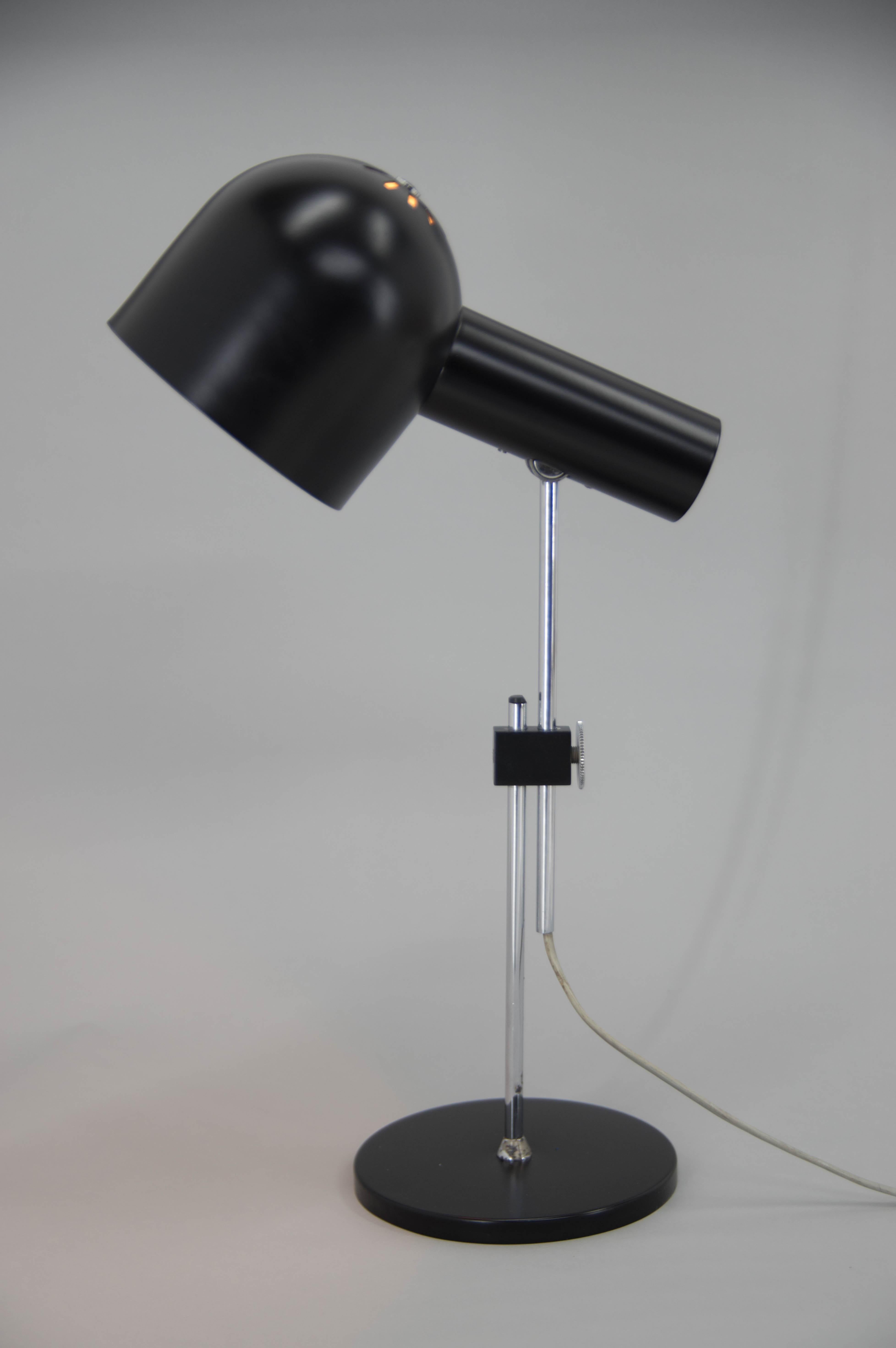 Adjustable height: 40cm-59cm
Flexible shade.
Restored: new black paint
 1x75W, E25-E27 bulb
US plug adapter included
Shipping quote on request.
