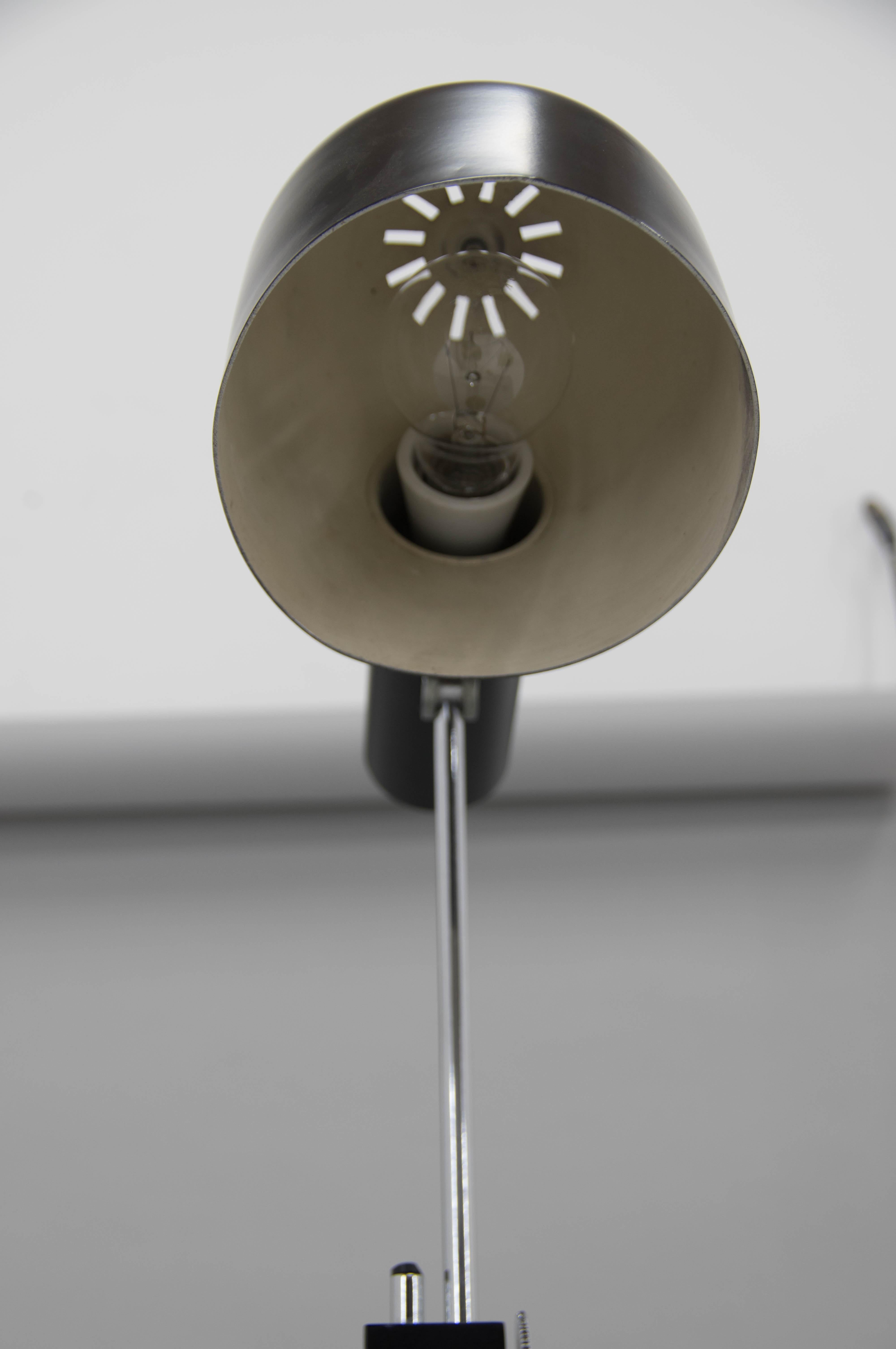 Flexible Tischlampe von Napako, 1960, restauriert im Angebot 2