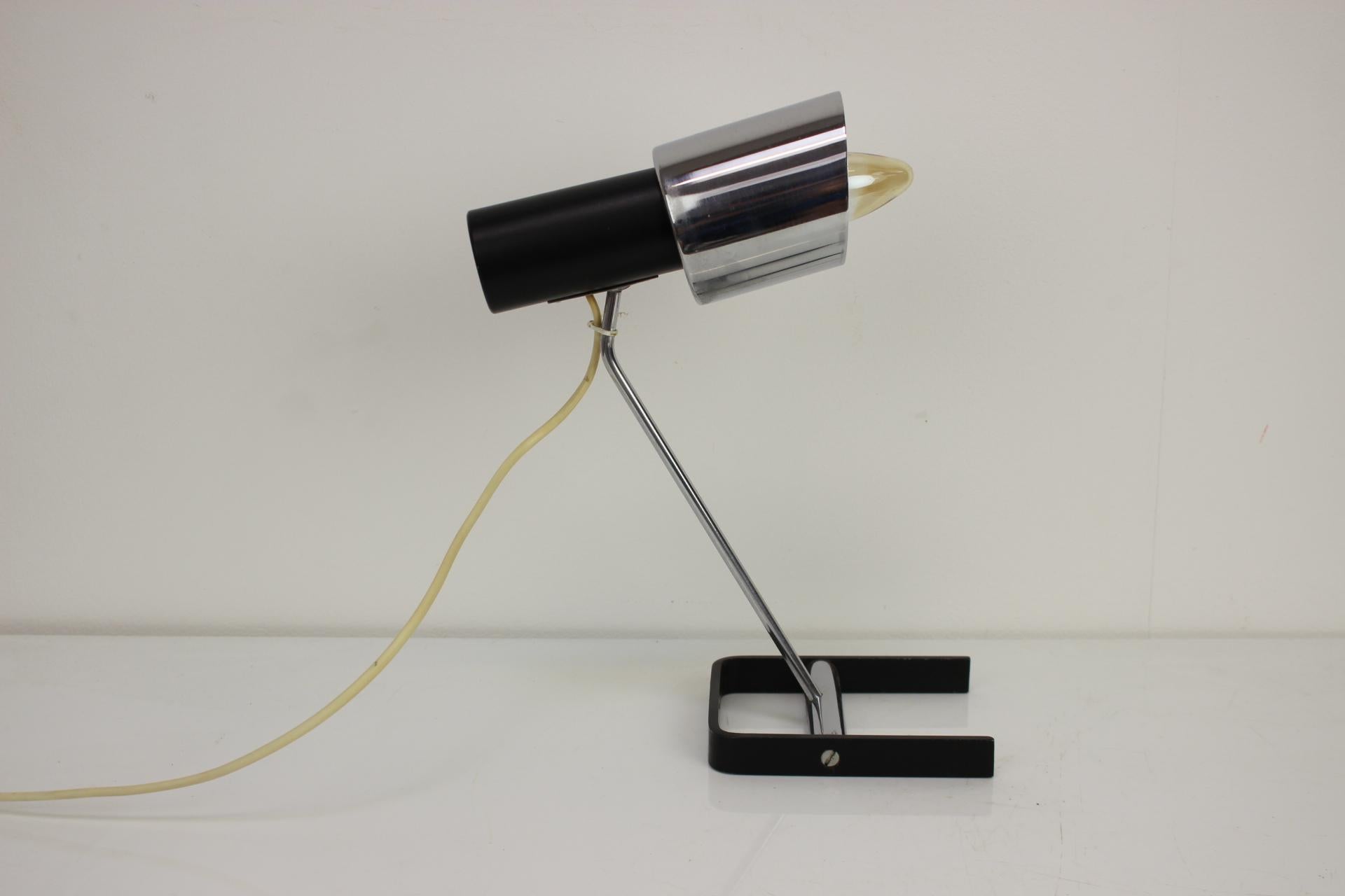 Flexible Table Lamp by Napako, 1960's, Czechoslovakia In Good Condition For Sale In Praha, CZ