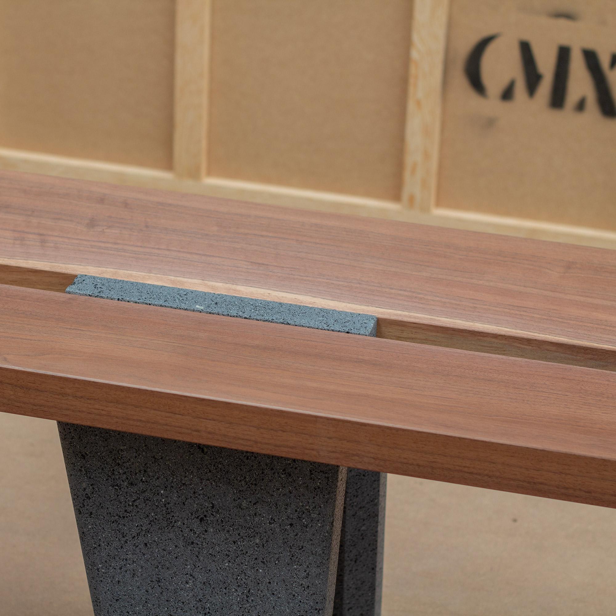 Bench, made of lava stone and solid wood by Ricardo Rodríguez Elías In New Condition For Sale In Ciudad De México, MX