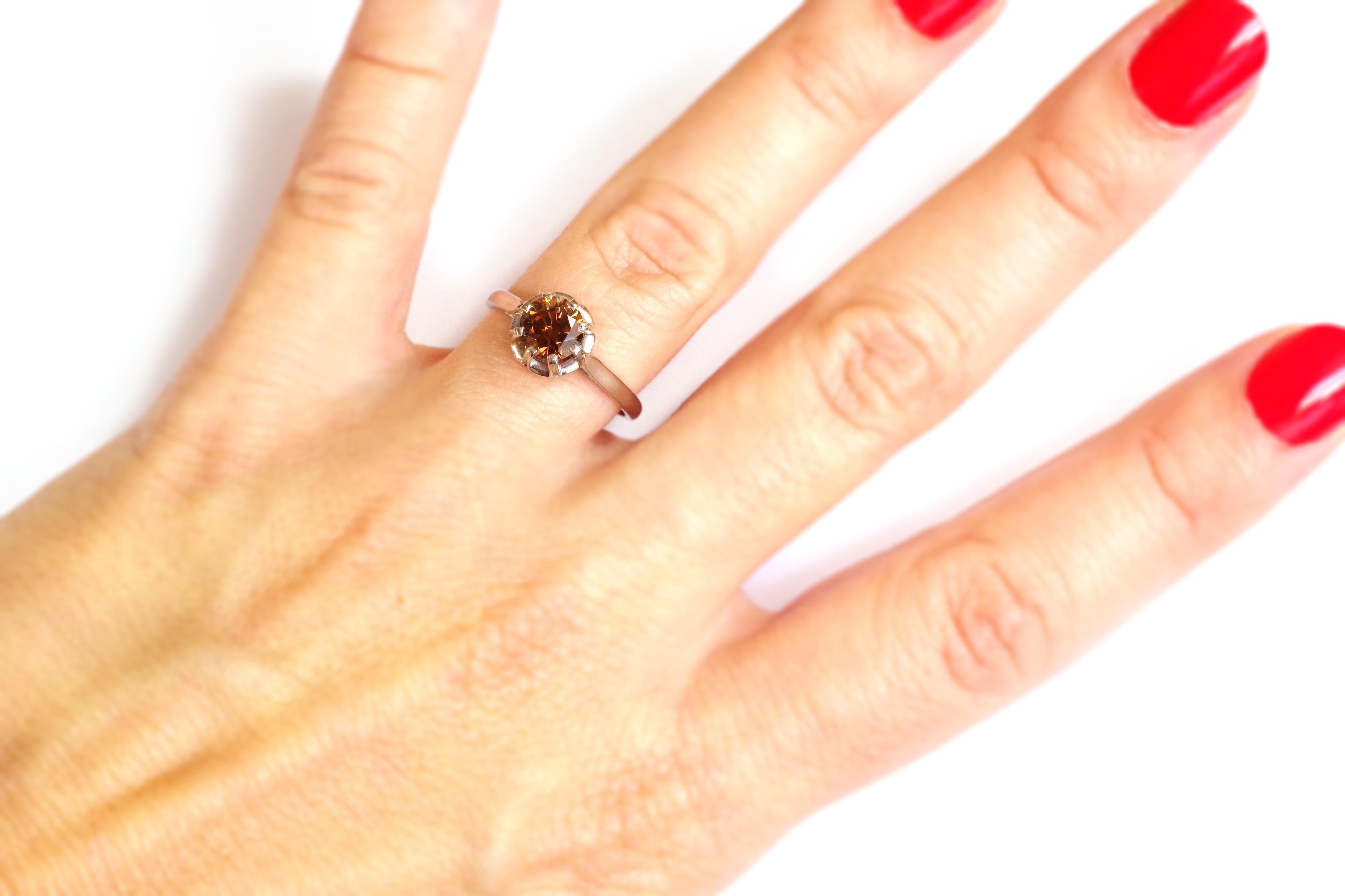 Certified 0.79 ct fancy deep brown slightly orange diamond, platinum ring In Good Condition For Sale In PARIS, FR