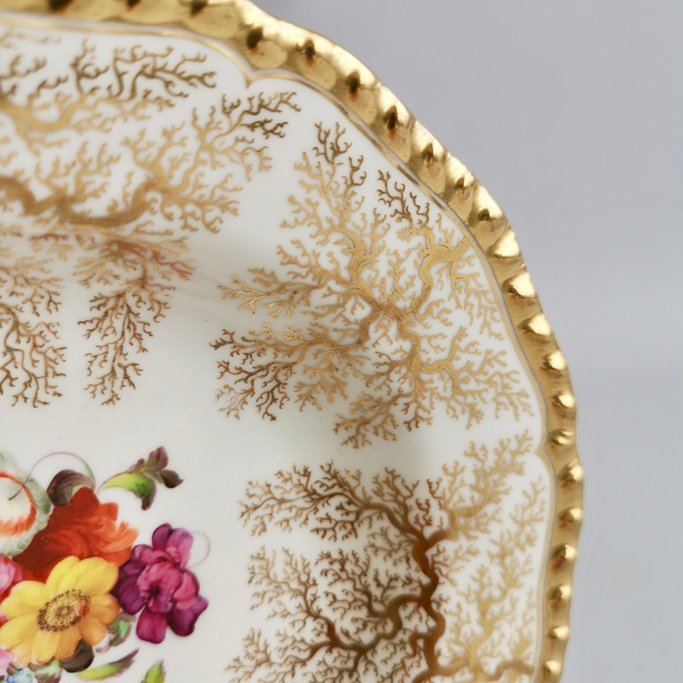 Flight Barr and Barr Small Porcelain Bowl, Gilt Seaweed, Regency 1816-1820 In Good Condition In London, GB